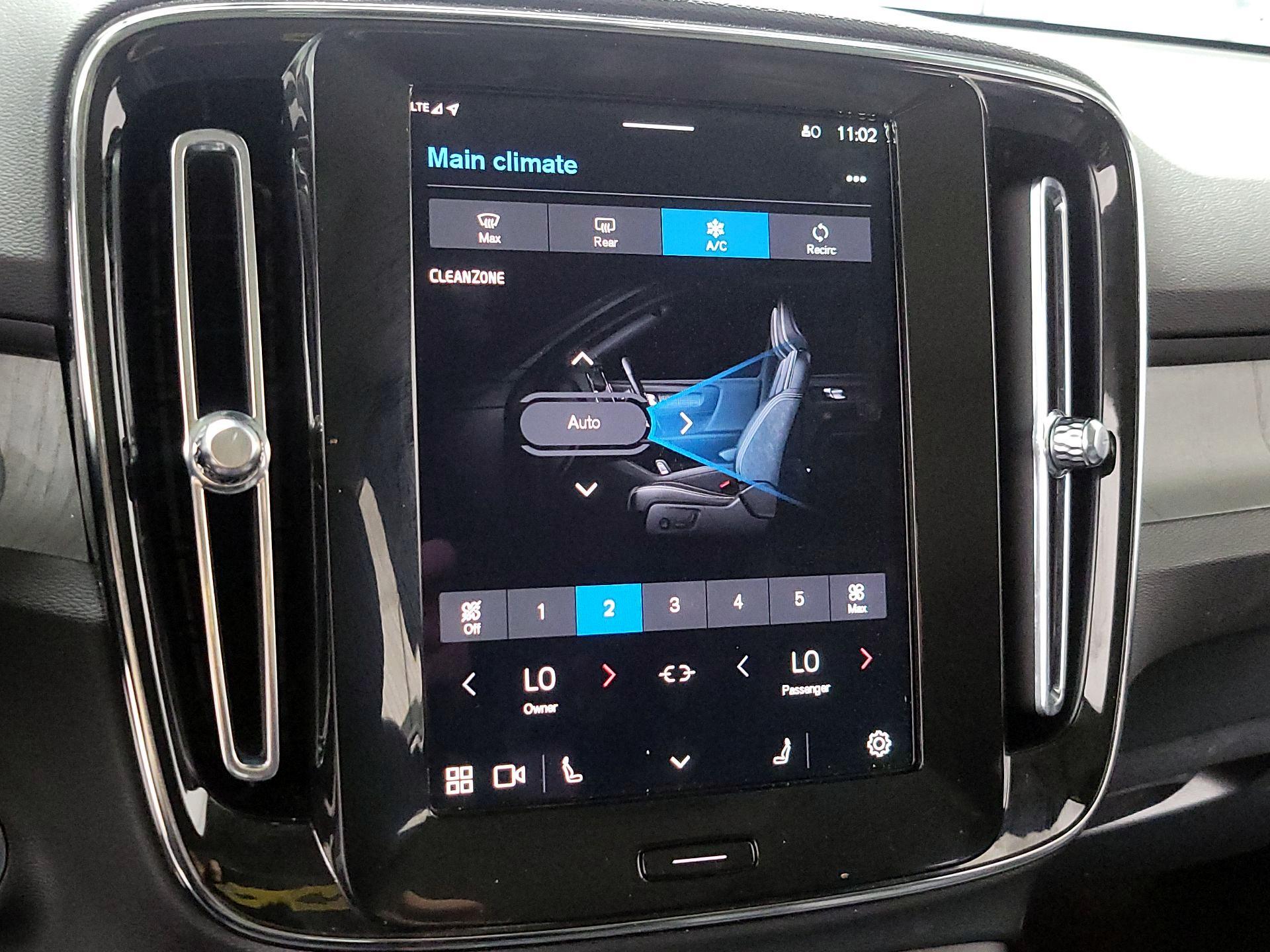 Thumbnail: 2024 Volvo XC40 - 13