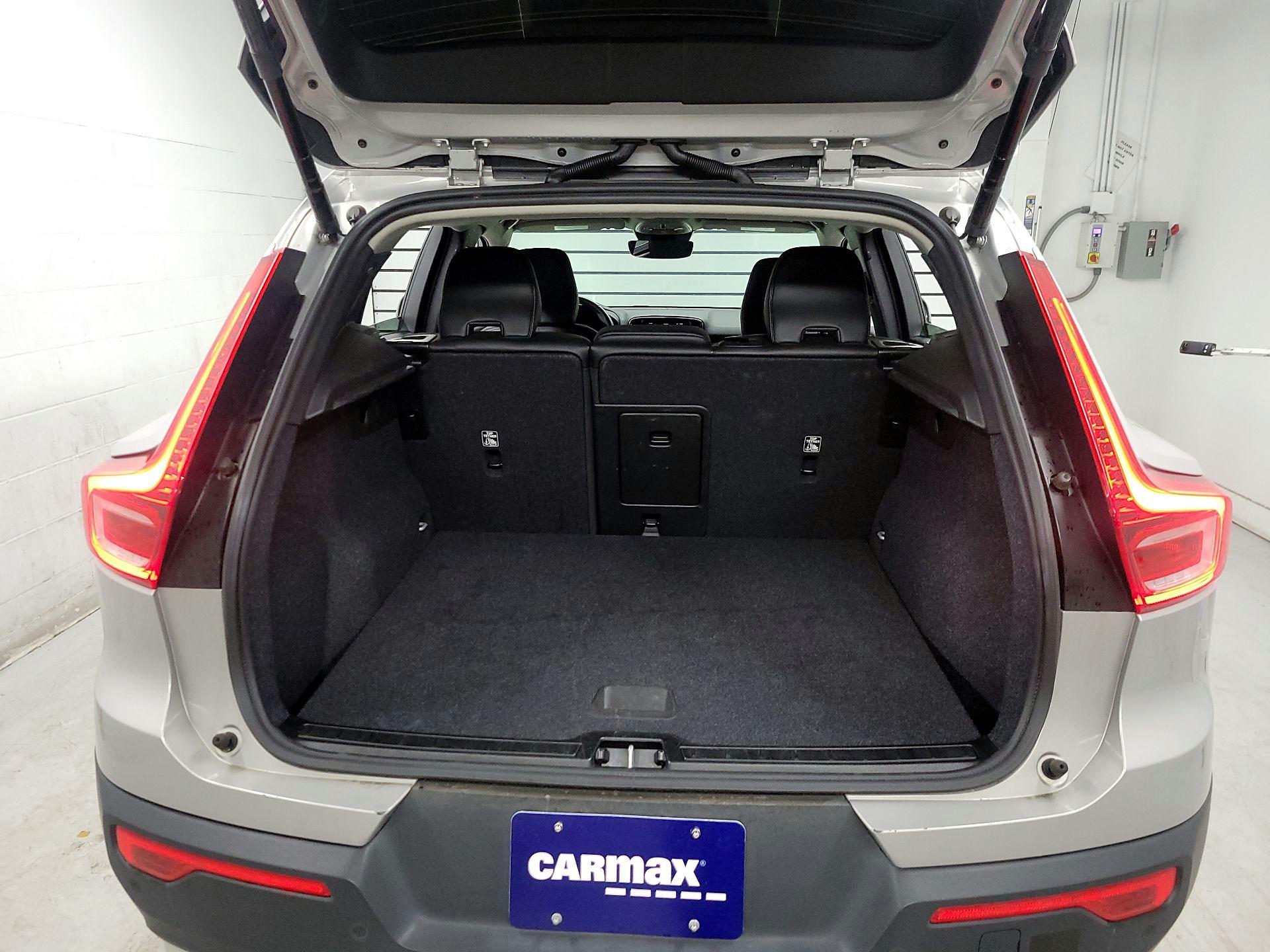 Thumbnail: 2024 Volvo XC40 - 16