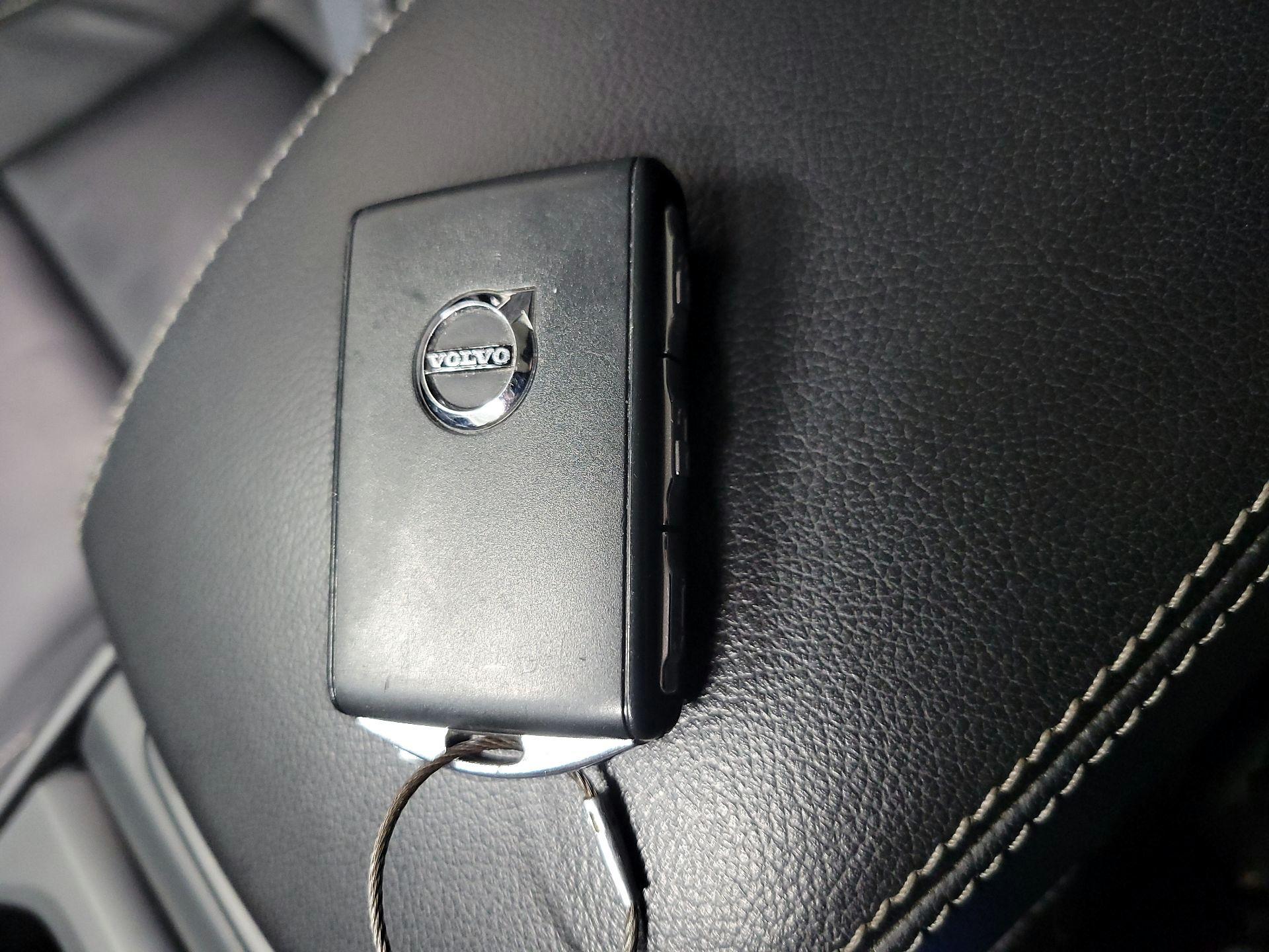 Thumbnail: 2024 Volvo XC40 - 18