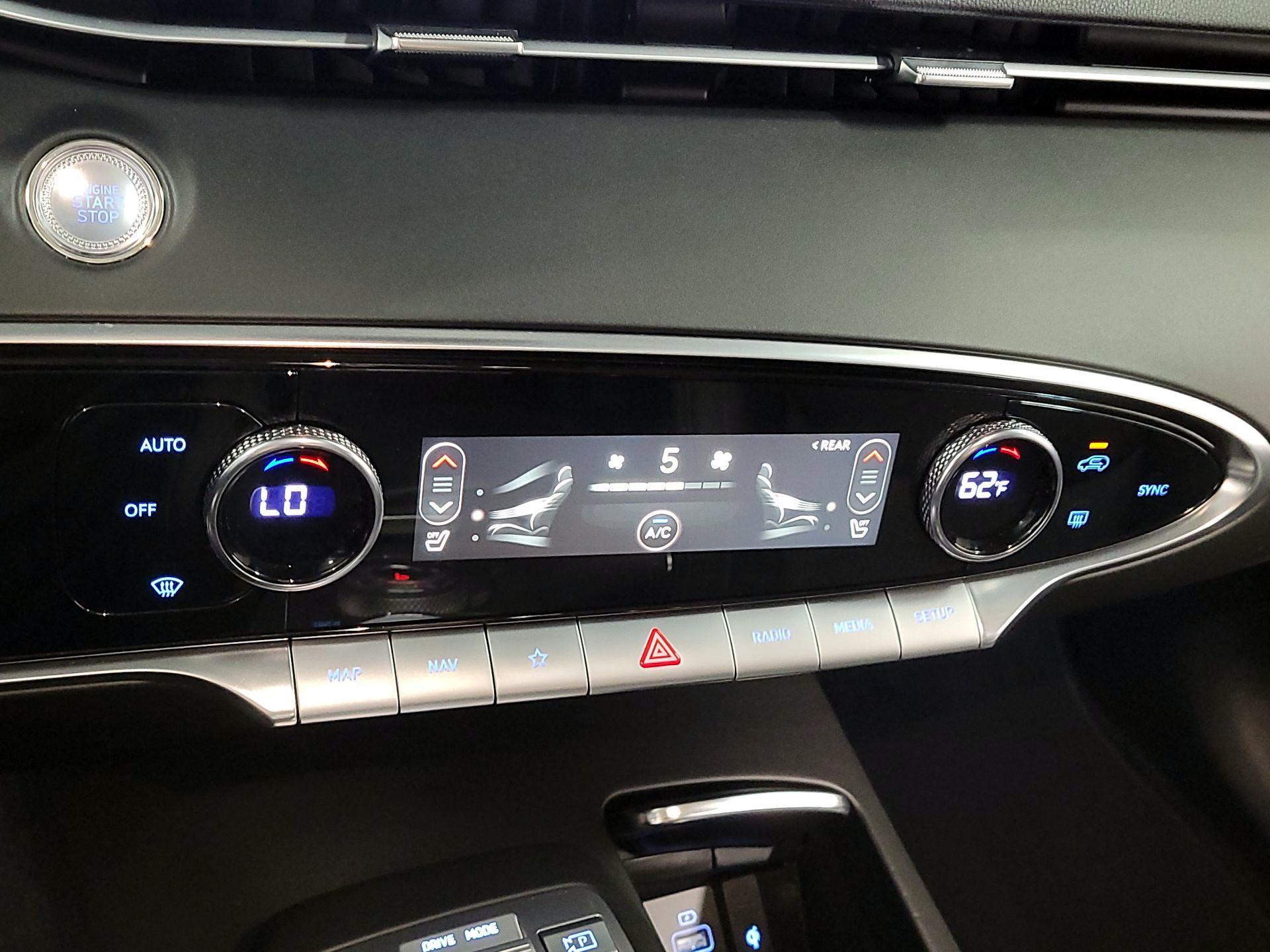 Thumbnail: 2025 Genesis GV70 - 15