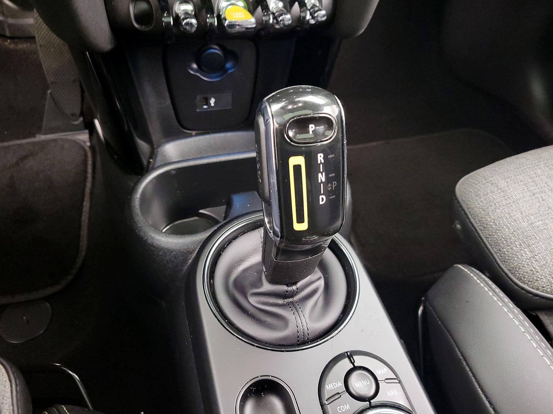 Thumbnail: 2023 MINI Cooper Hardtop - 17