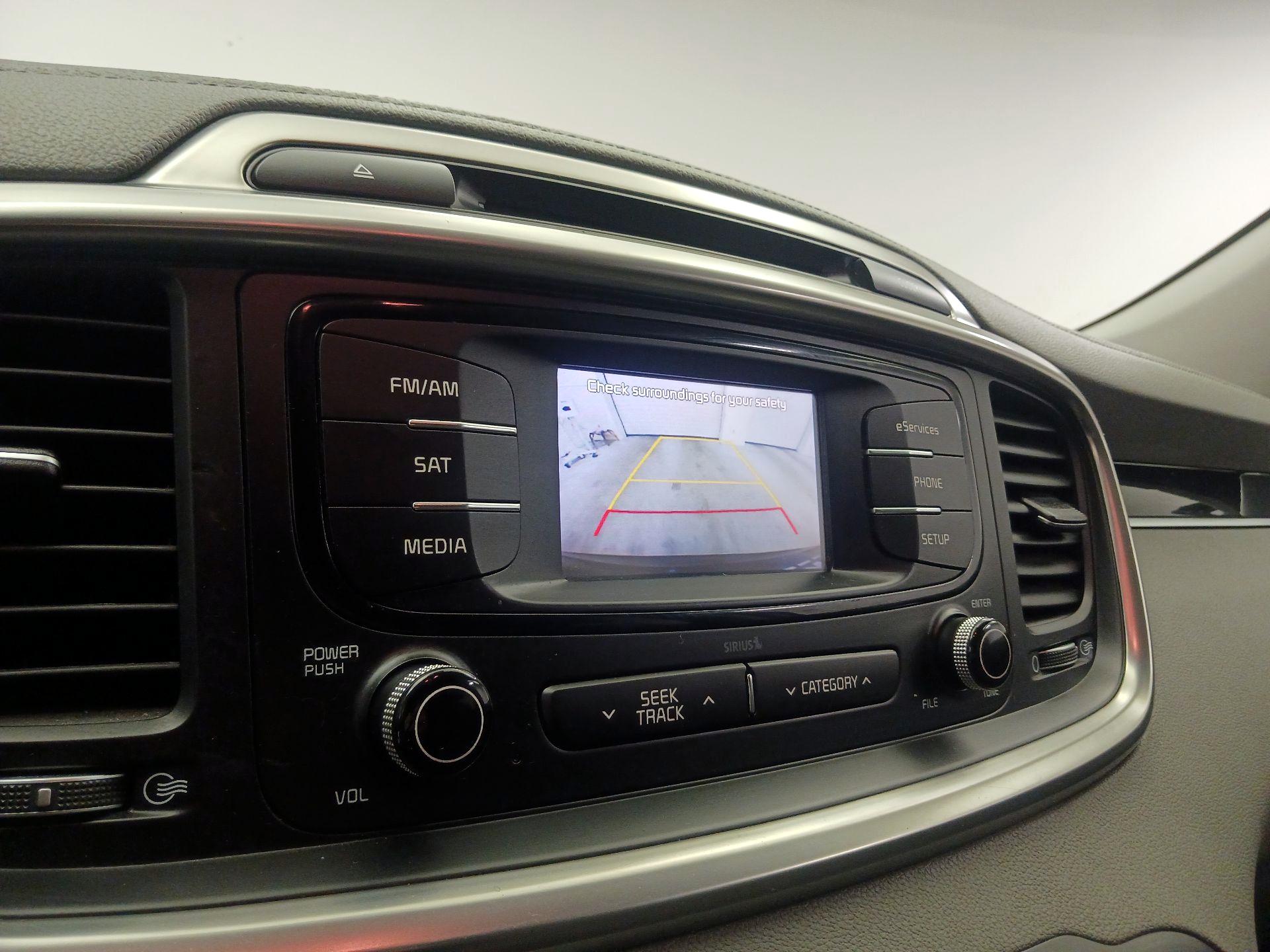 Thumbnail: 2016 Kia Sorento - 12