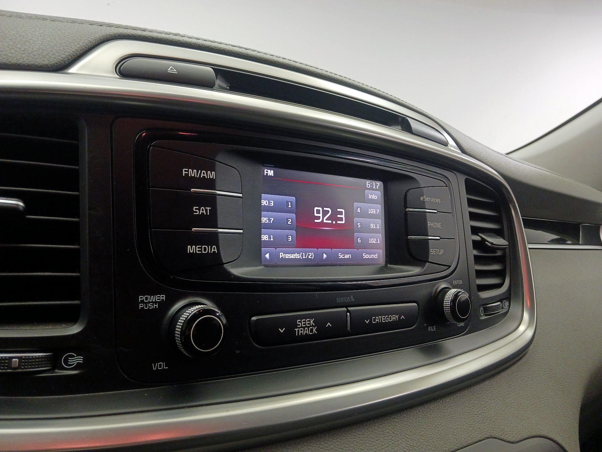 Thumbnail: 2016 Kia Sorento - 13