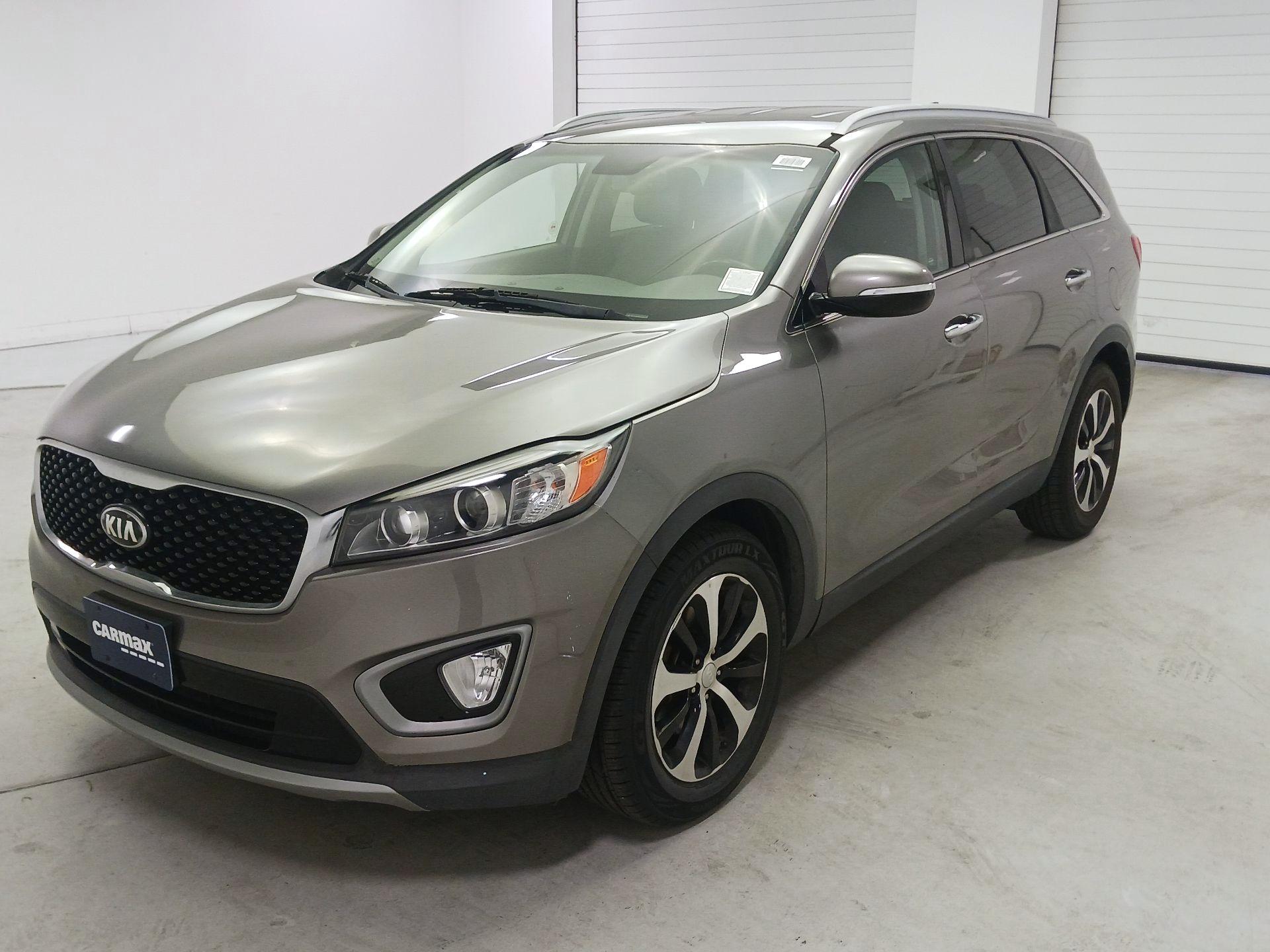 Thumbnail: 2016 Kia Sorento - 3