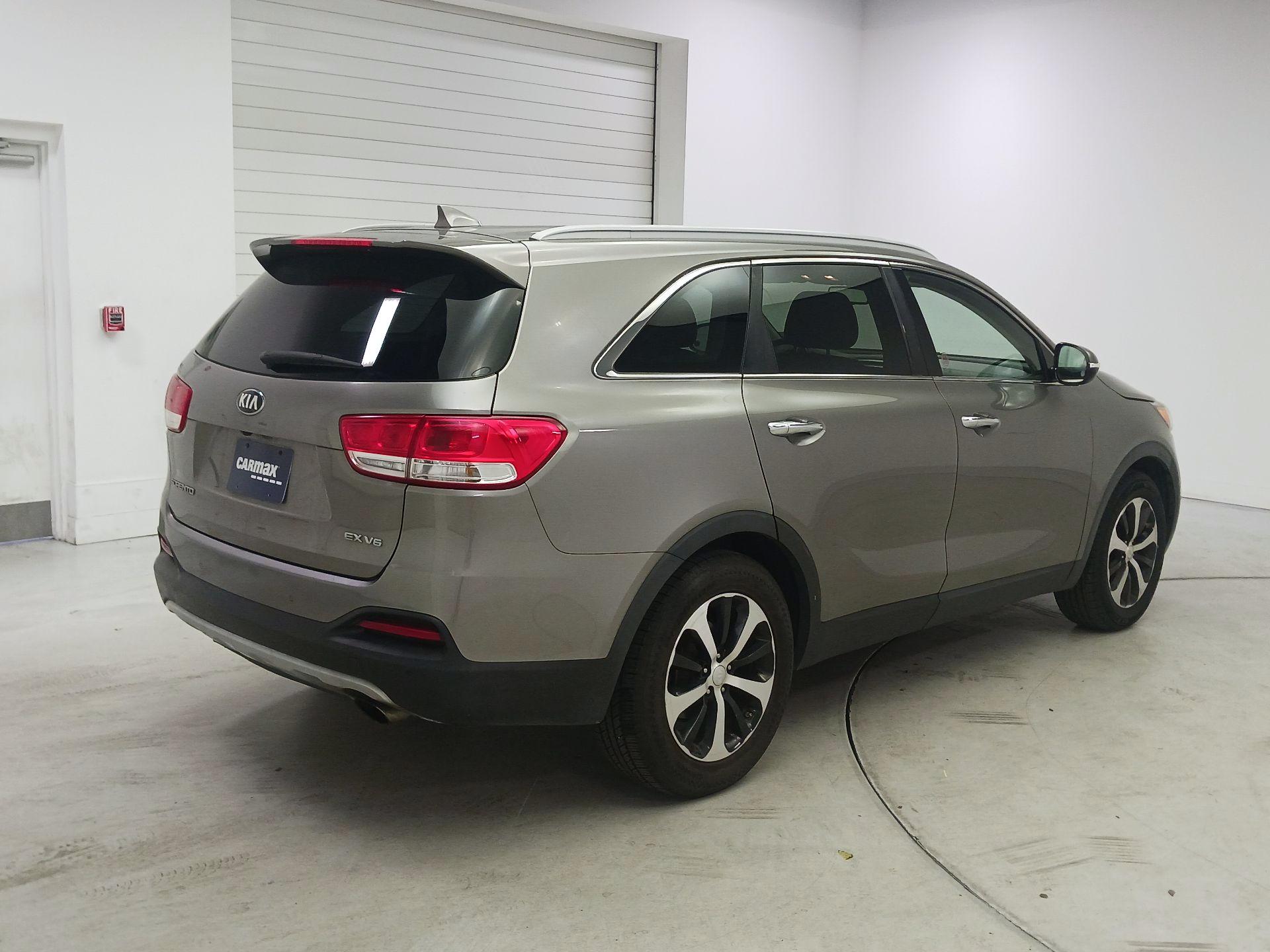 Thumbnail: 2016 Kia Sorento - 5