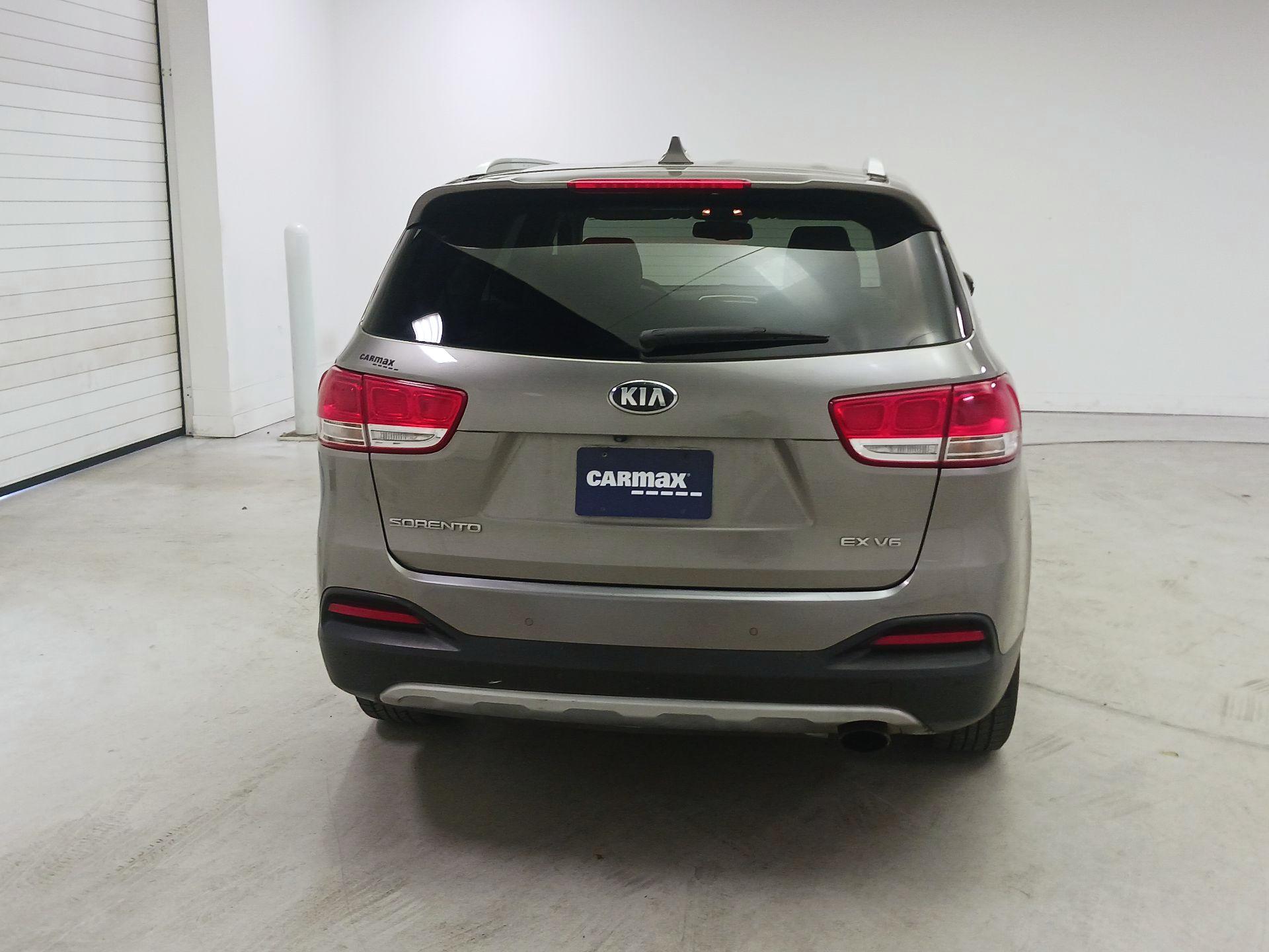Thumbnail: 2016 Kia Sorento - 6