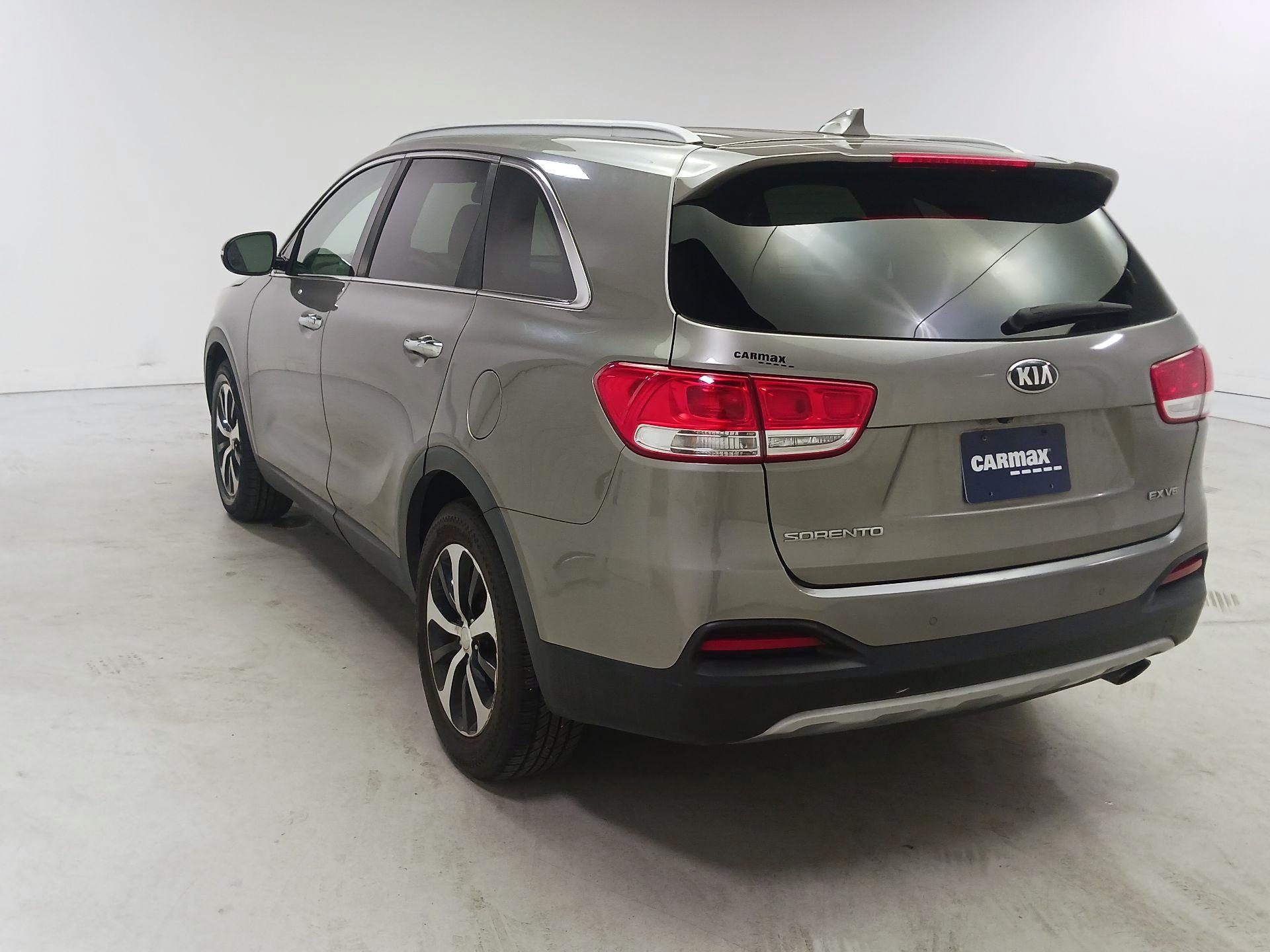 Thumbnail: 2016 Kia Sorento - 7