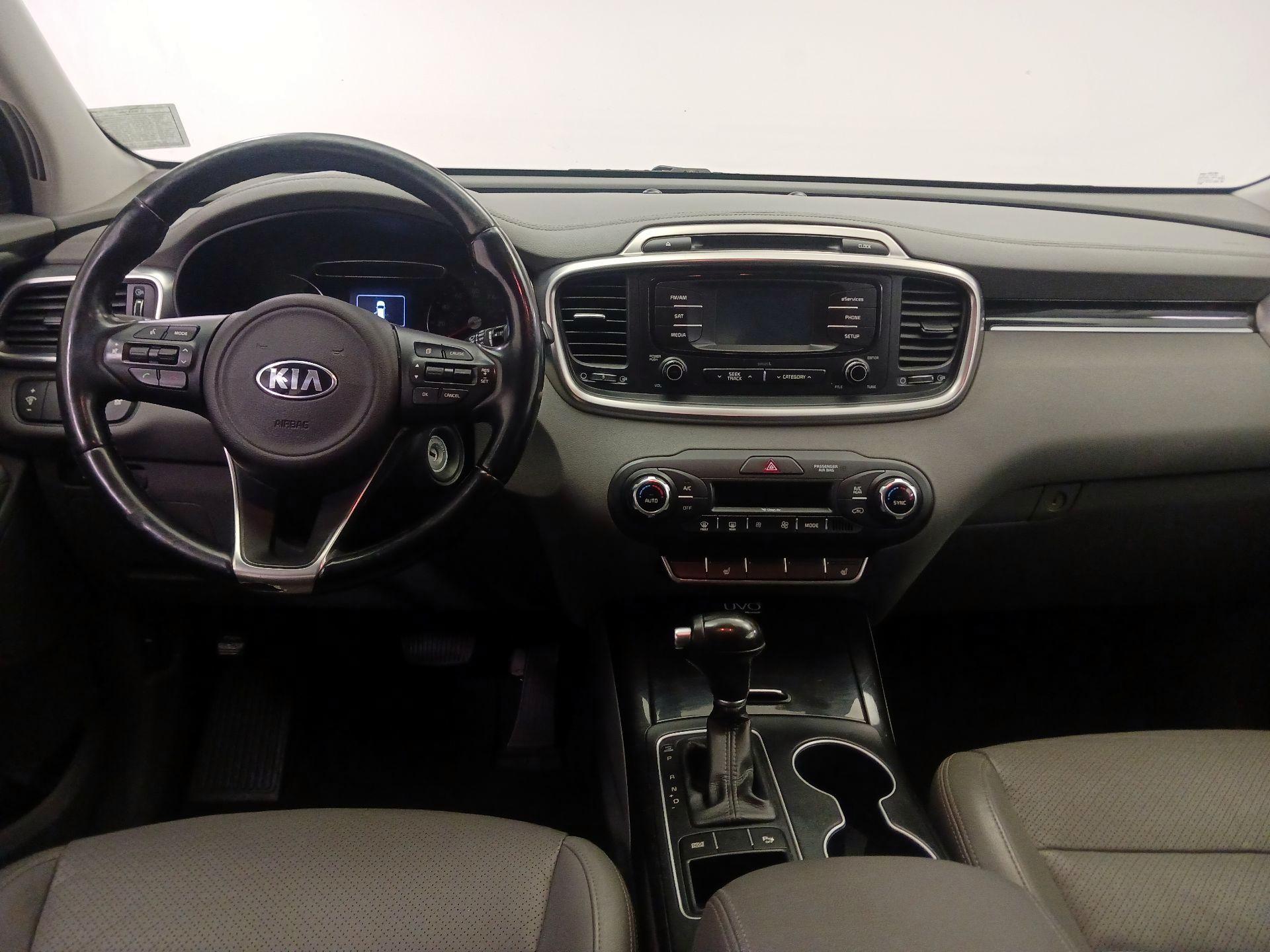 Thumbnail: 2016 Kia Sorento - 8