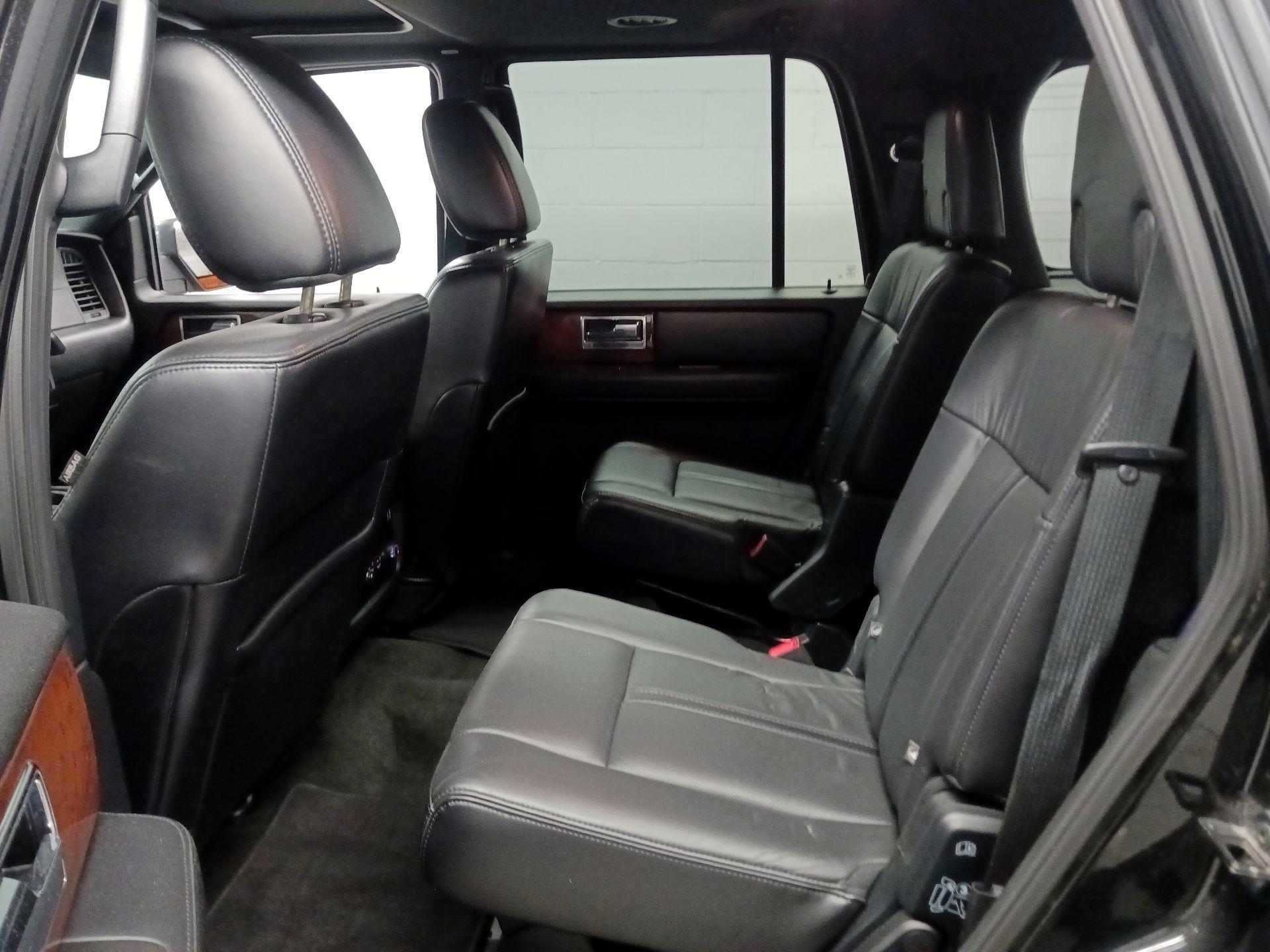 Thumbnail: 2016 Lincoln Navigator - 16