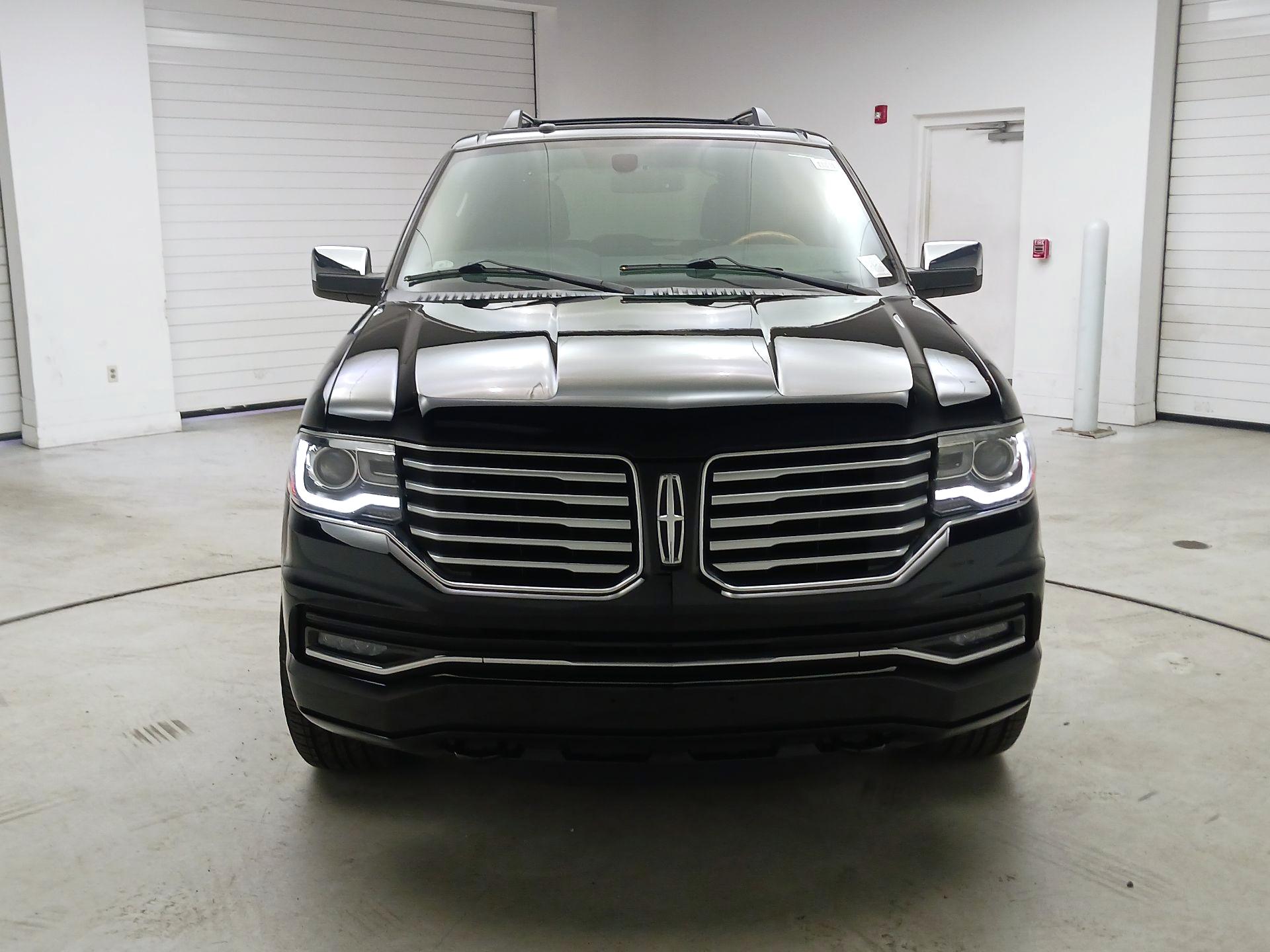 Thumbnail: 2016 Lincoln Navigator - 2