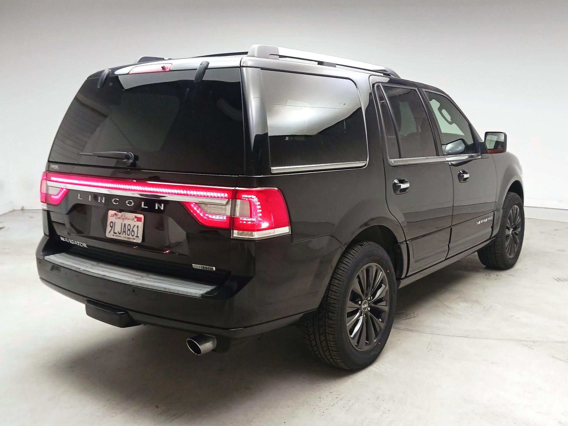 Thumbnail: 2016 Lincoln Navigator - 5