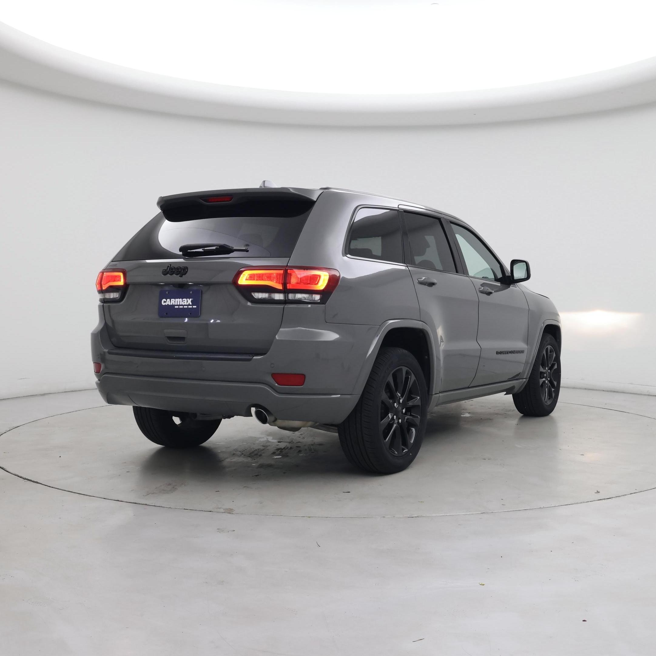 Thumbnail: 2022 Jeep Grand Cherokee - 8