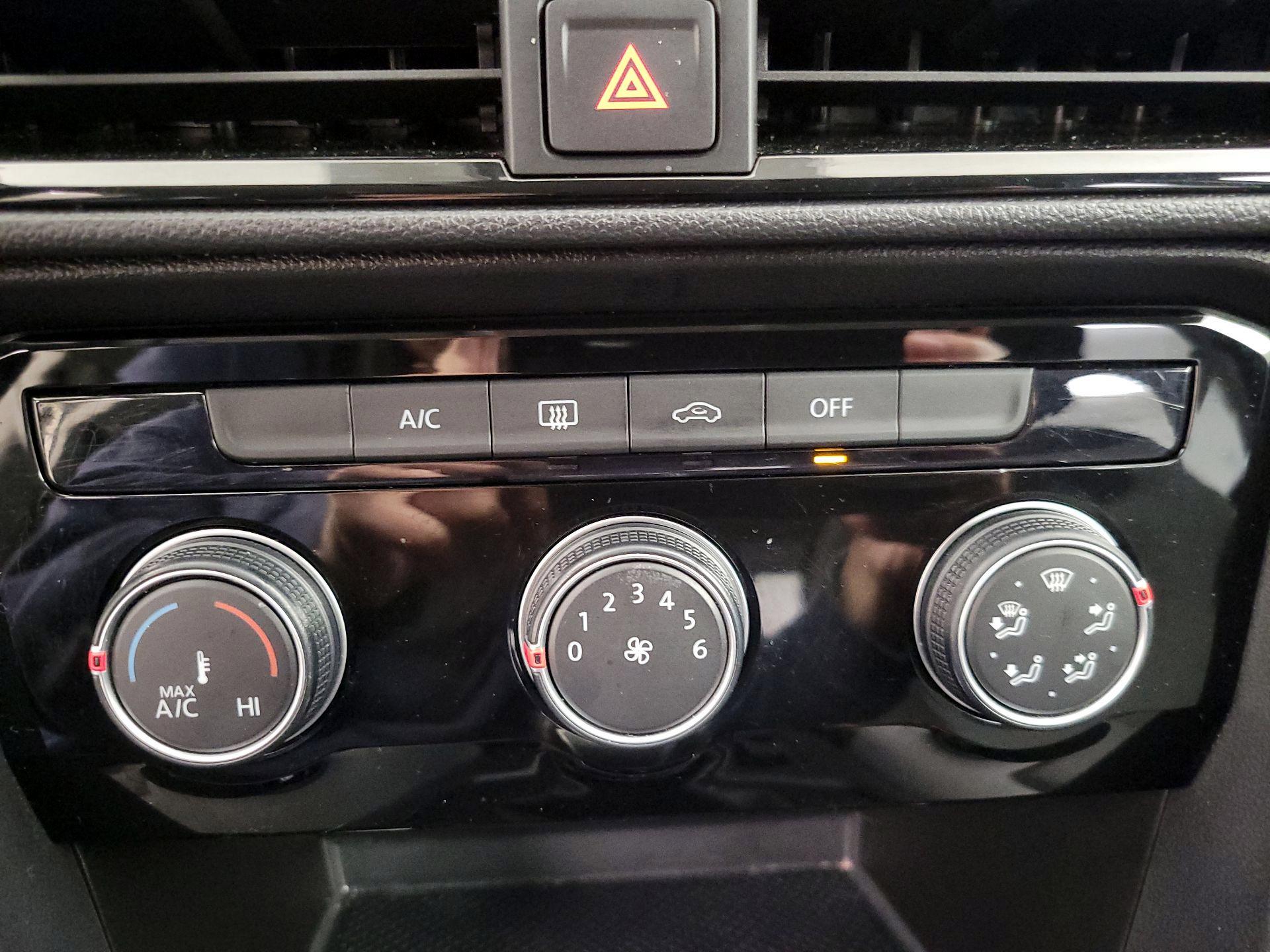 Thumbnail: 2023 Volkswagen Taos - 16