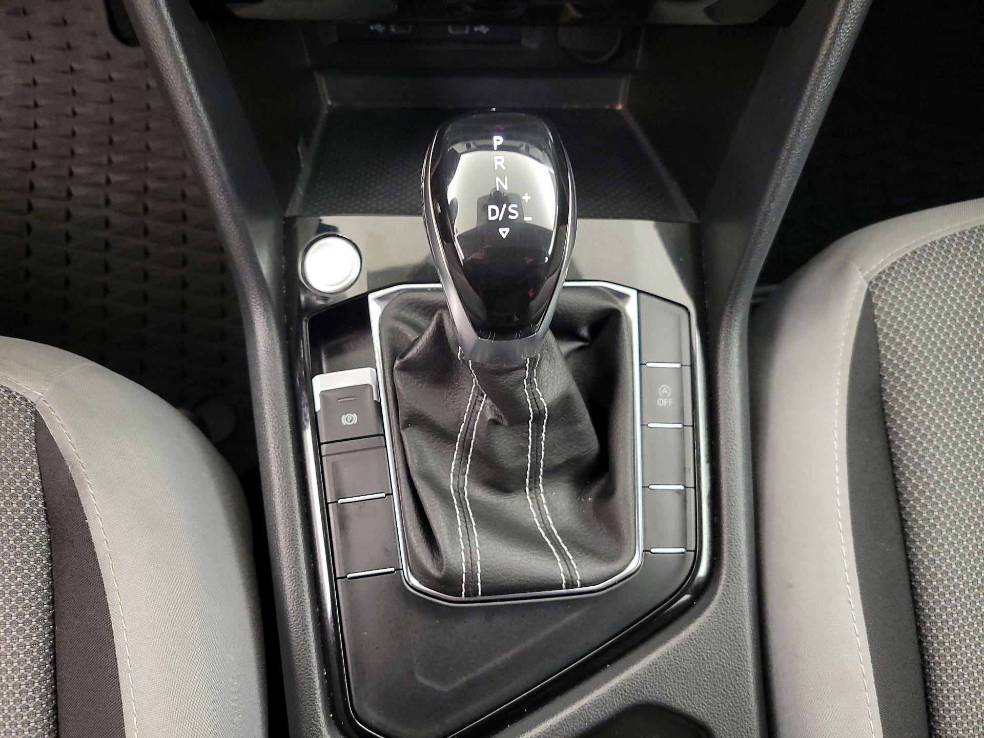 Thumbnail: 2023 Volkswagen Taos - 17