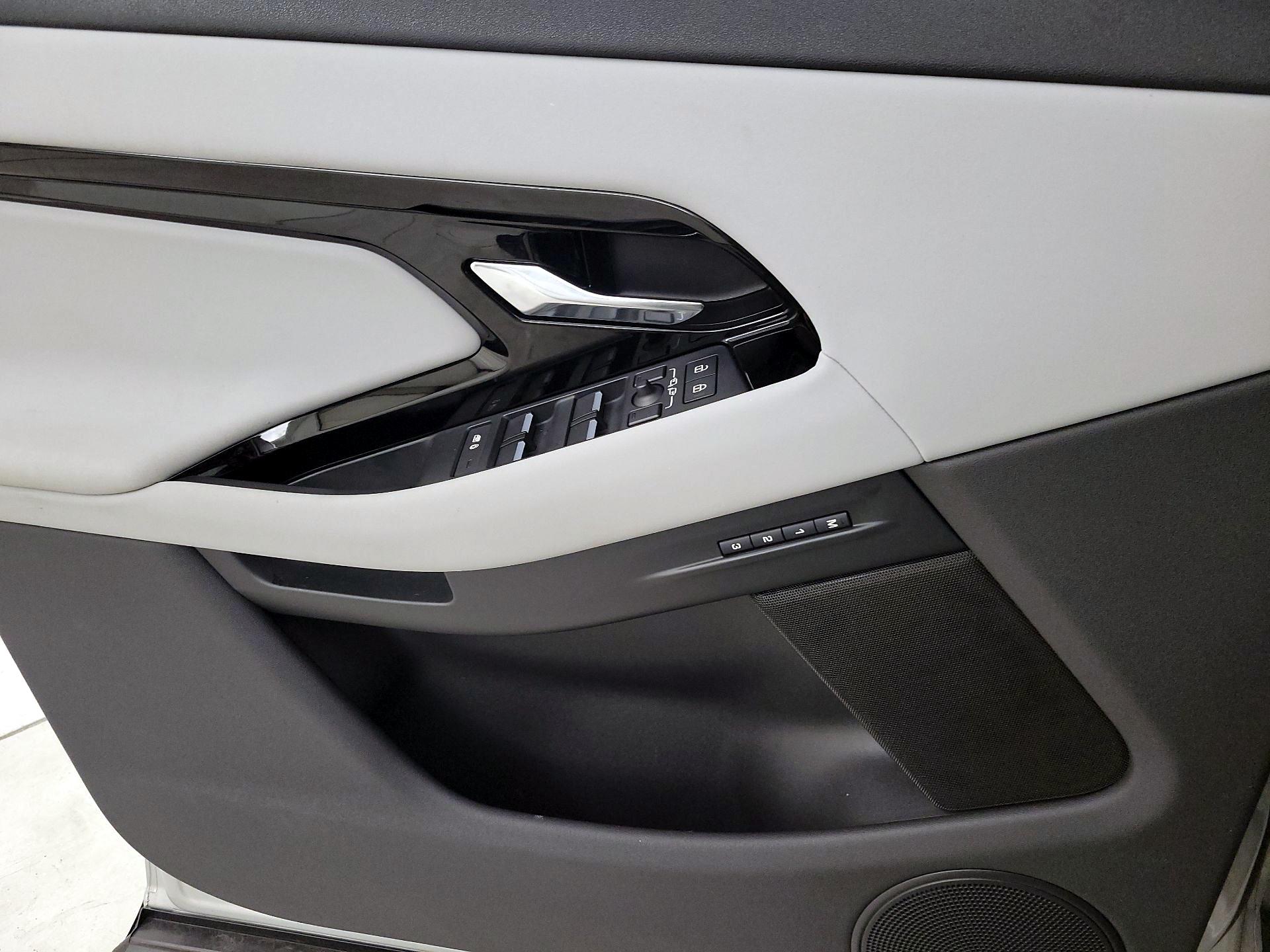 Thumbnail: 2024 Land Rover Range Rover Evoque - 12