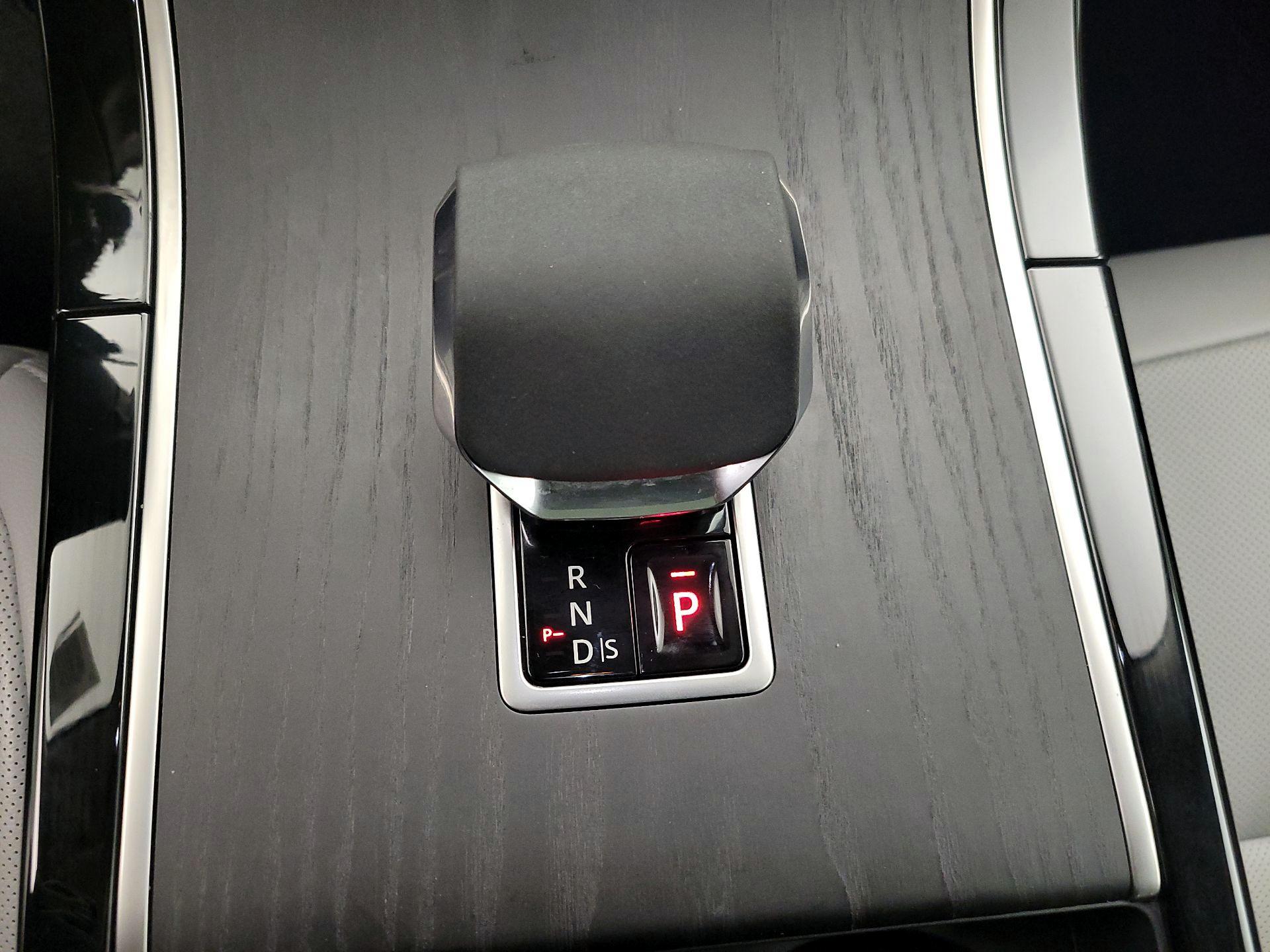 Thumbnail: 2024 Land Rover Range Rover Evoque - 17