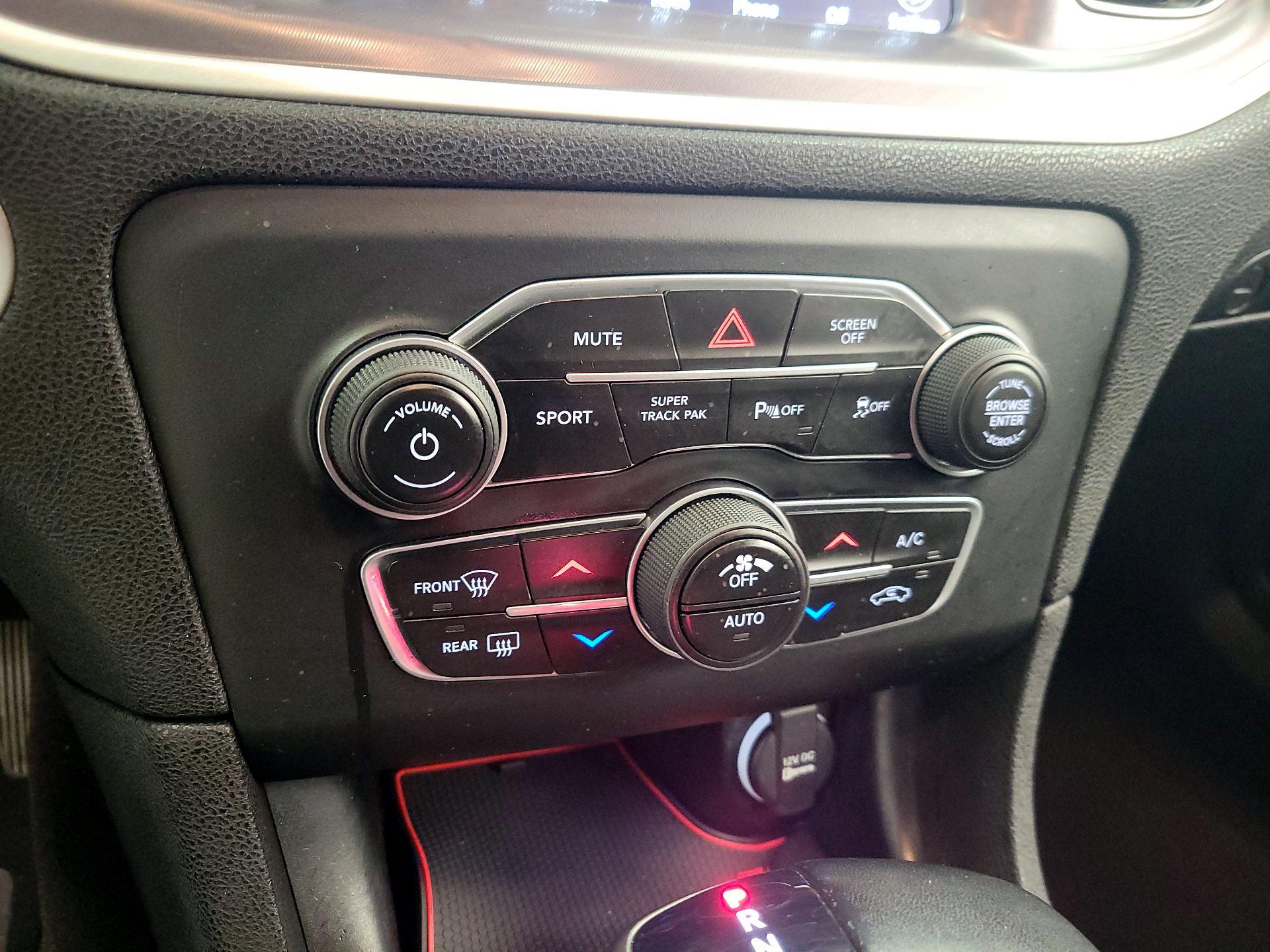 Thumbnail: 2019 Dodge Charger - 16