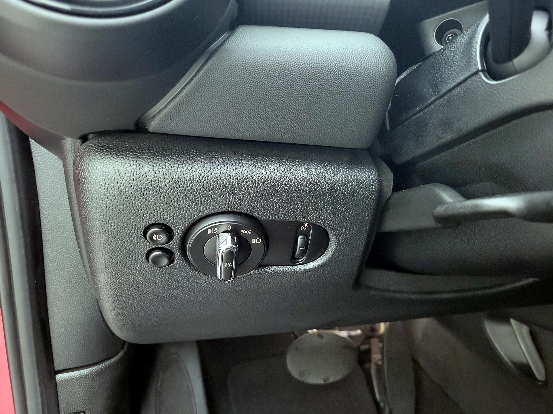 Thumbnail: 2020 MINI Cooper Hardtop - 13