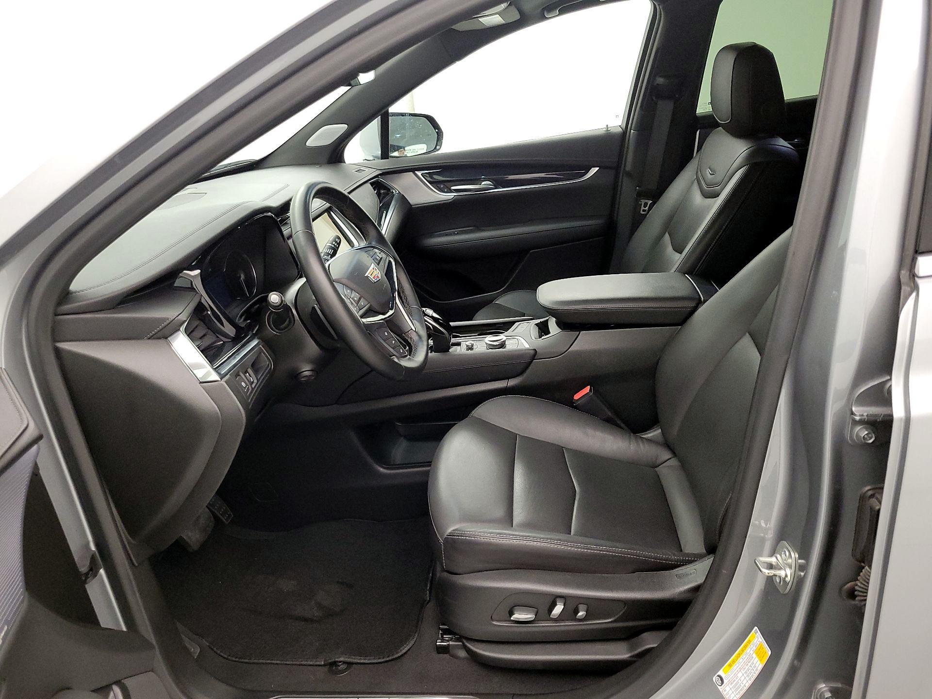 Thumbnail: 2025 Cadillac XT5 - 11