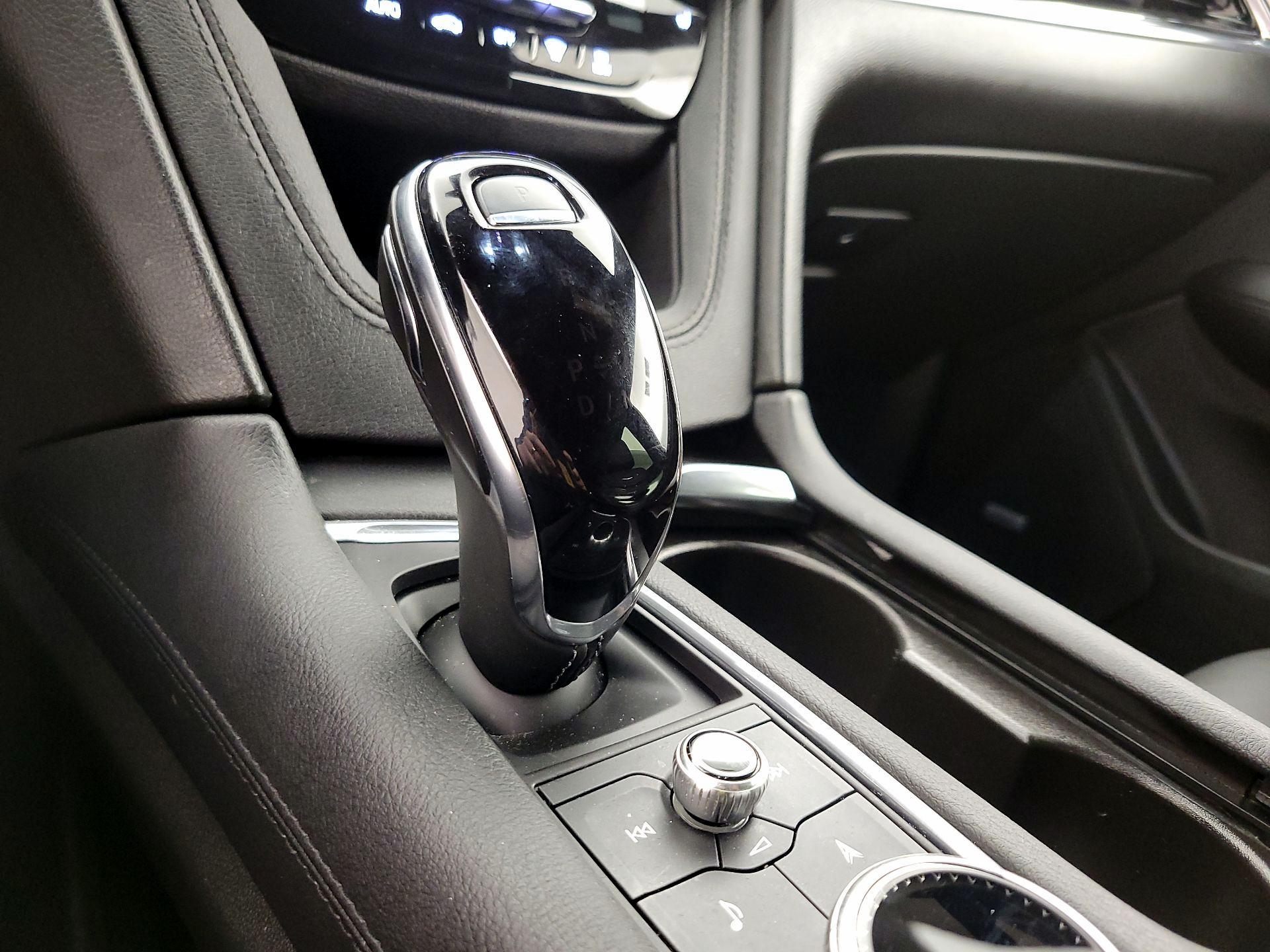 Thumbnail: 2025 Cadillac XT5 - 17