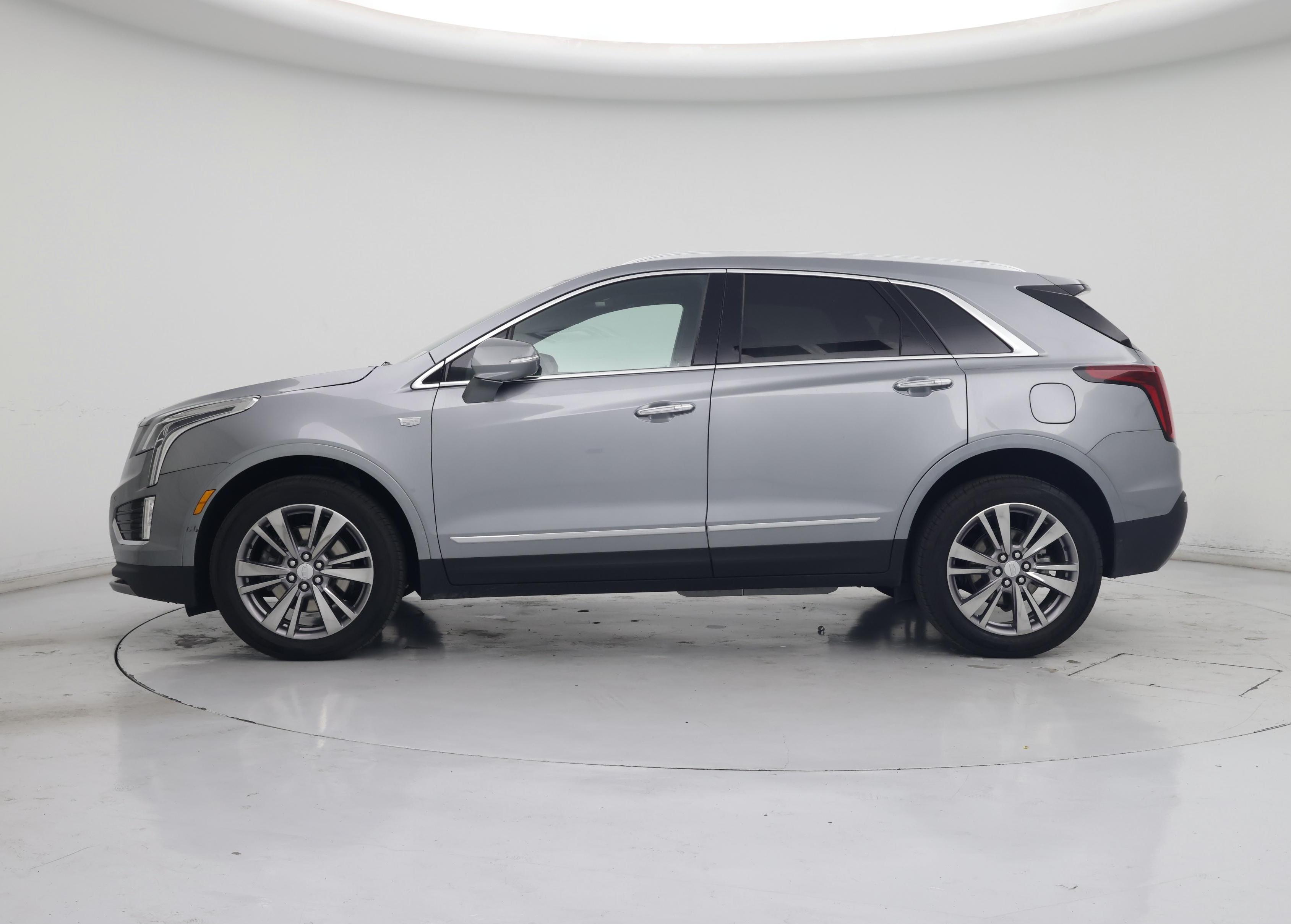 Thumbnail: 2025 Cadillac XT5 - 3