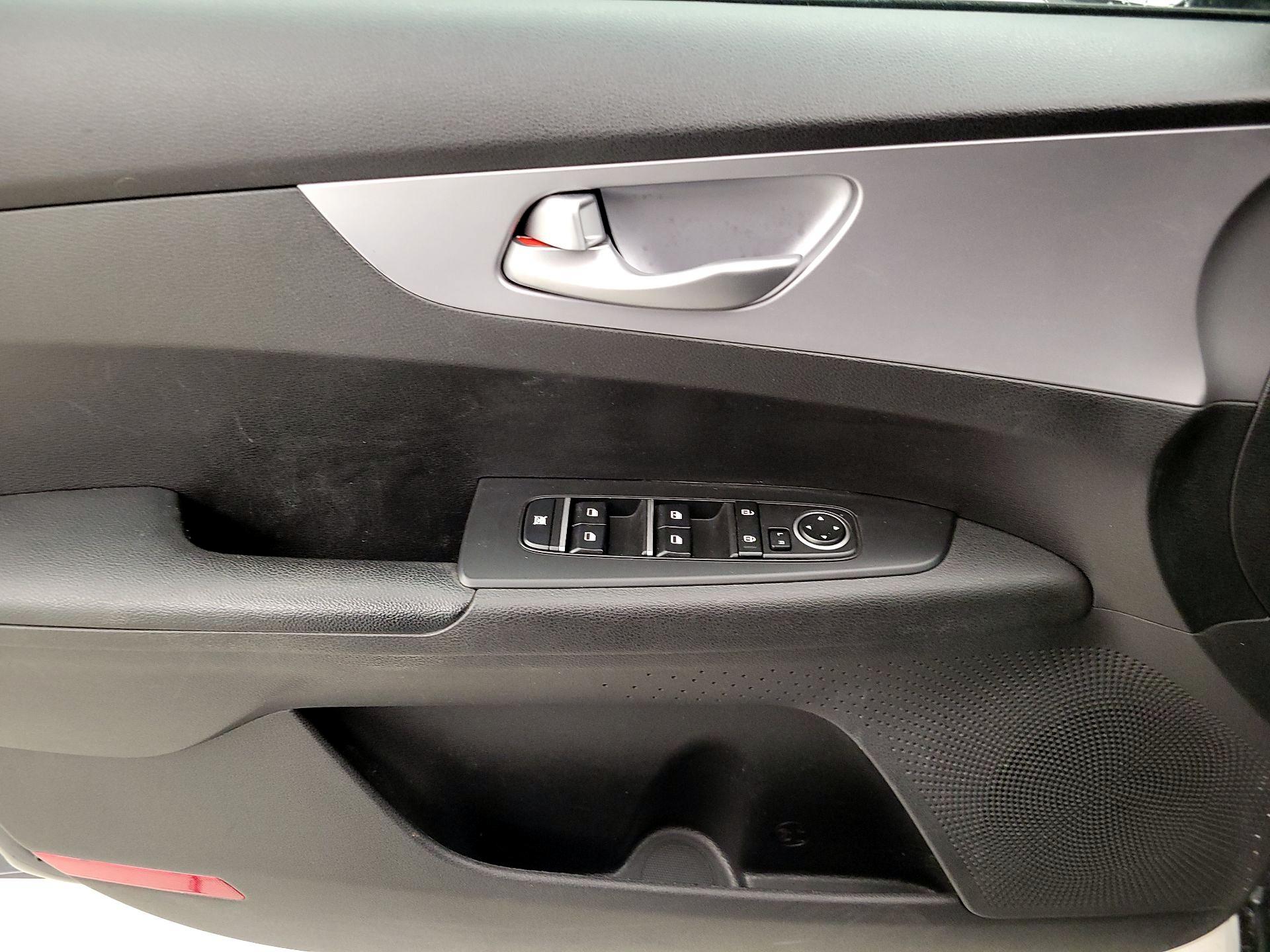 Thumbnail: 2023 Kia Forte - 12