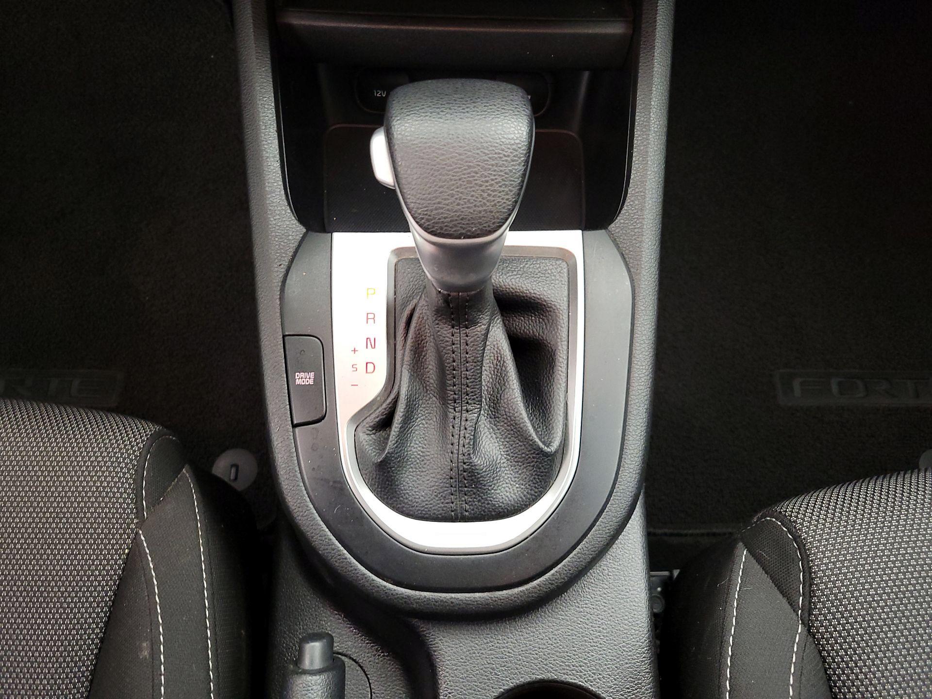 Thumbnail: 2023 Kia Forte - 17