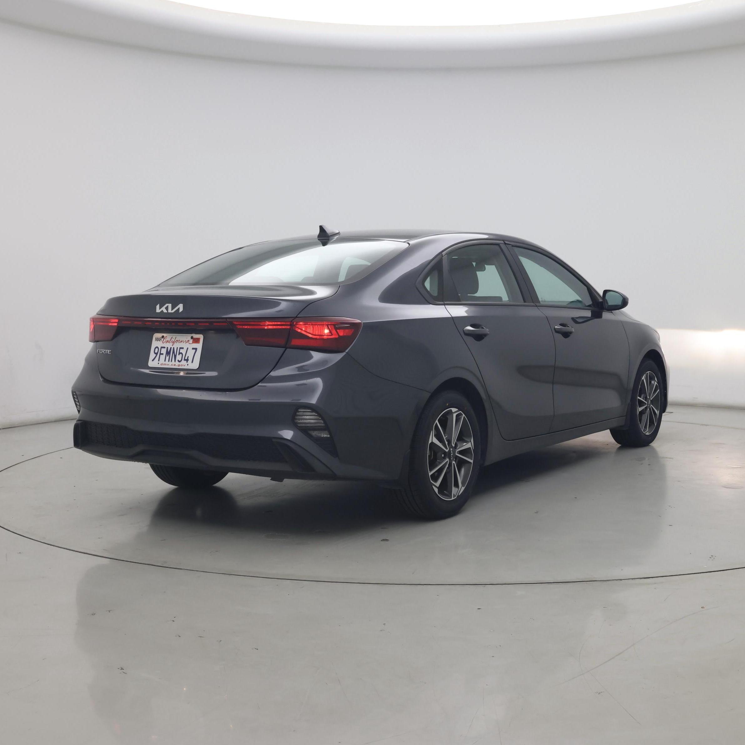 Thumbnail: 2023 Kia Forte - 8