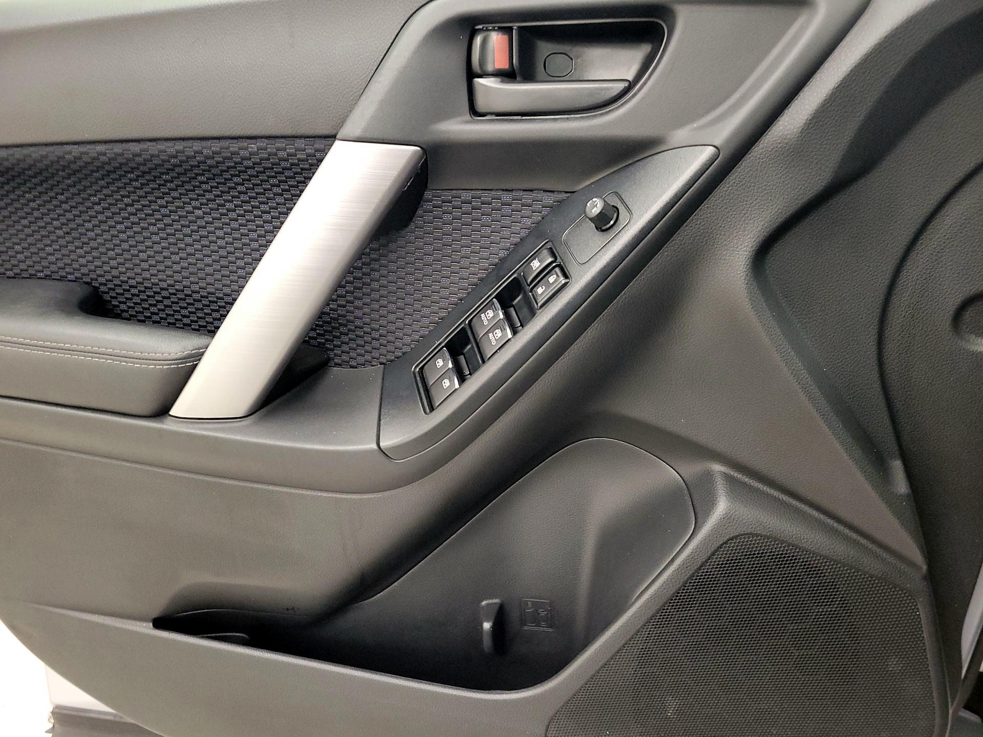 Thumbnail: 2017 Subaru Forester - 12