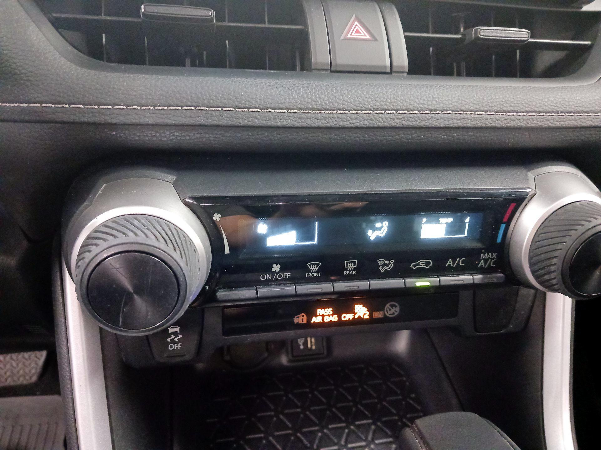 Thumbnail: 2023 Toyota RAV4 - 14