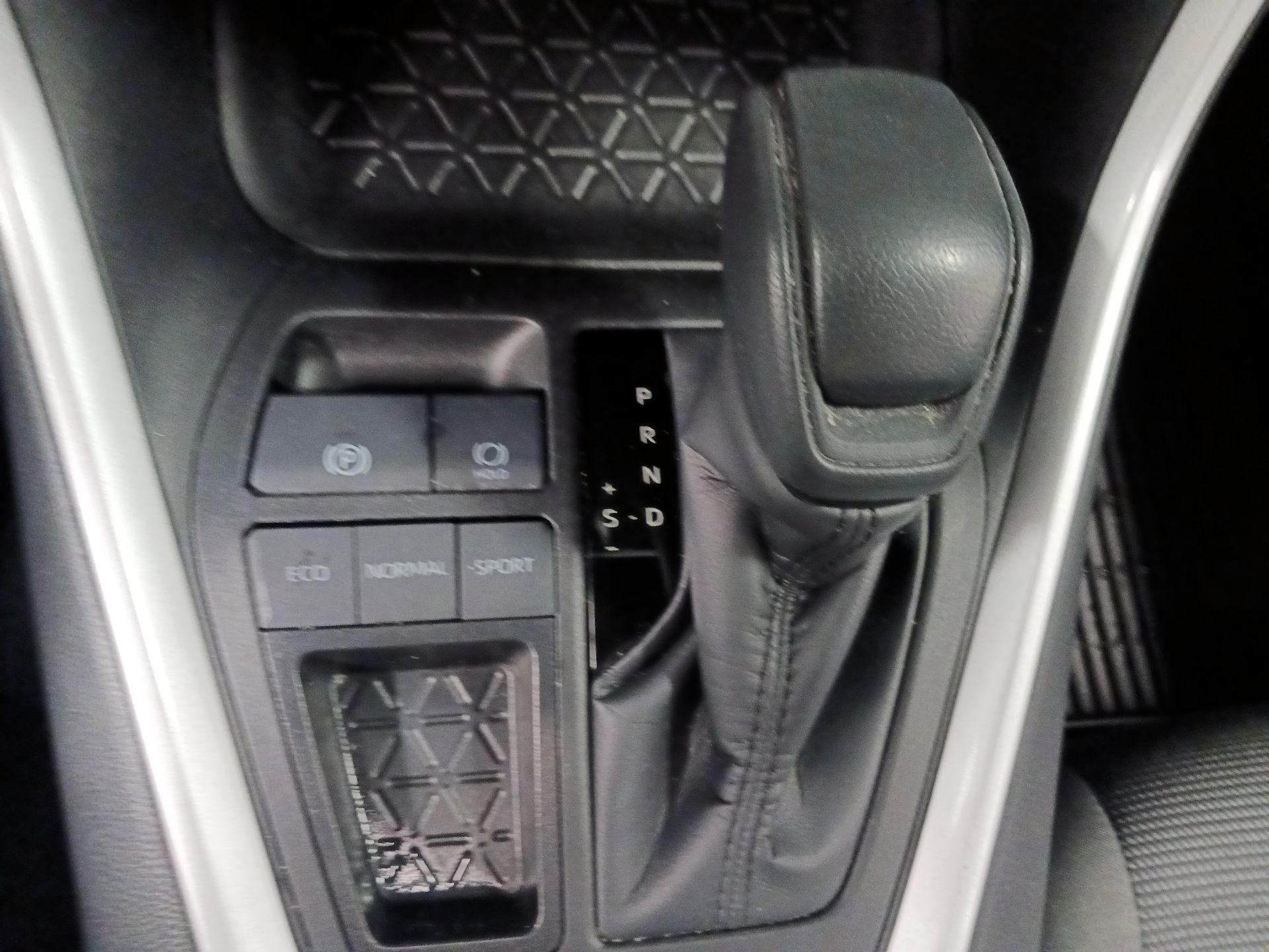 Thumbnail: 2023 Toyota RAV4 - 15