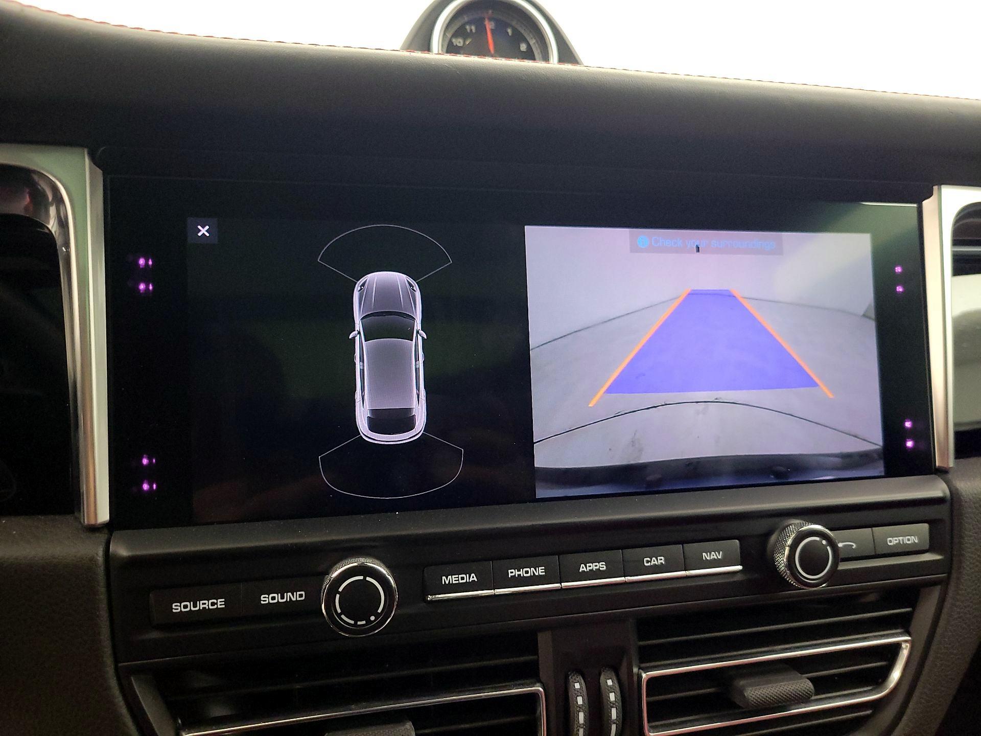 Thumbnail: 2019 Porsche Macan - 15