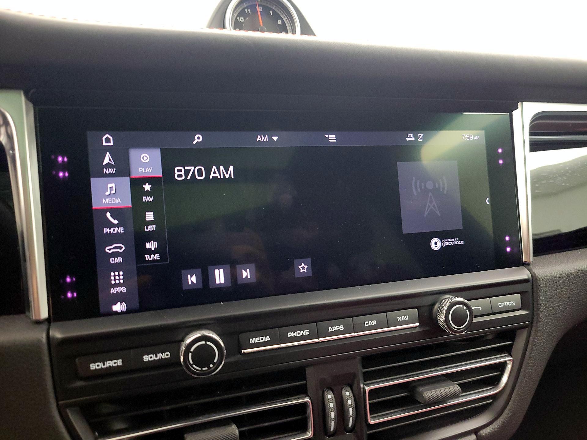 Thumbnail: 2019 Porsche Macan - 16