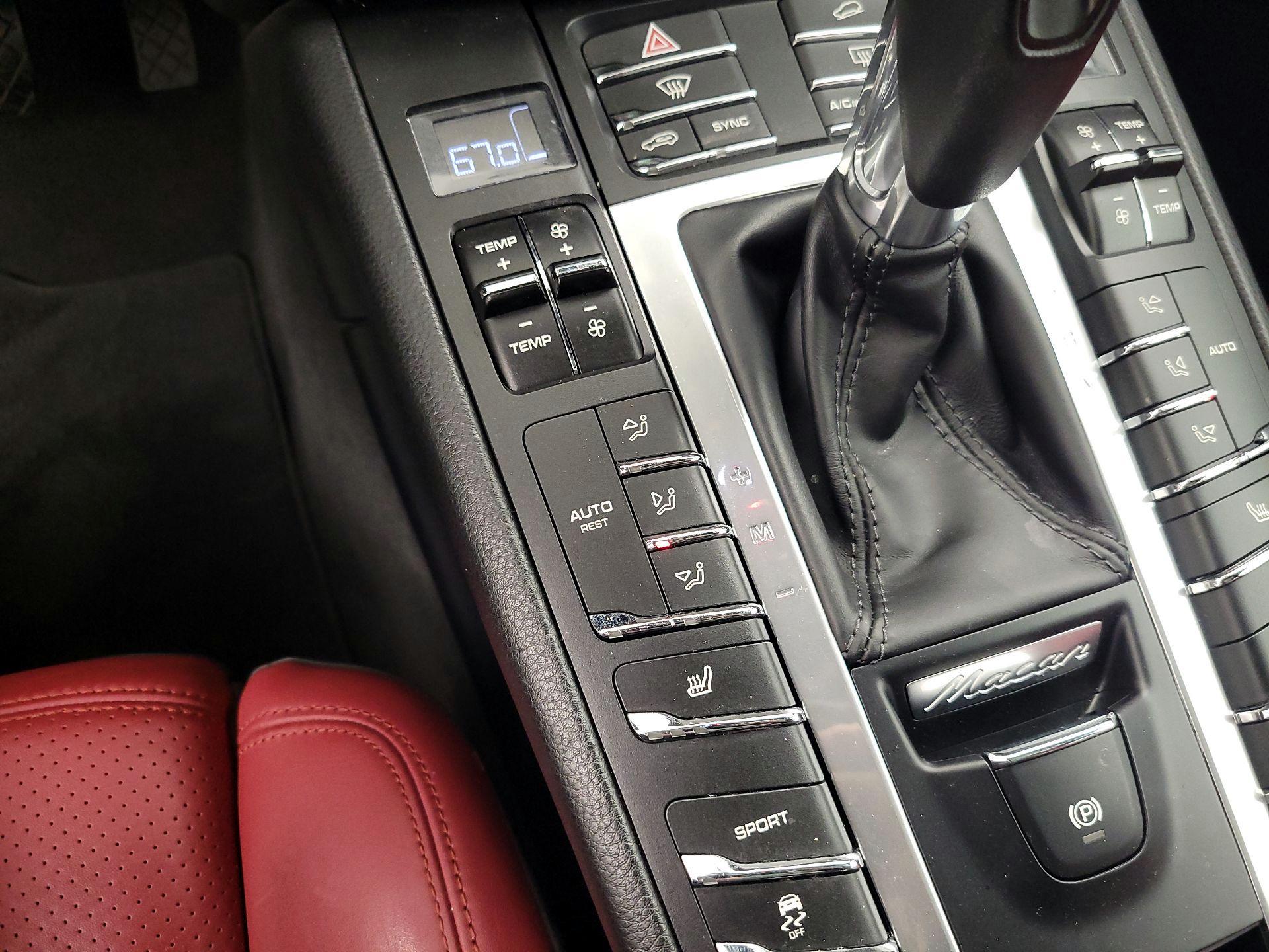 Thumbnail: 2019 Porsche Macan - 17