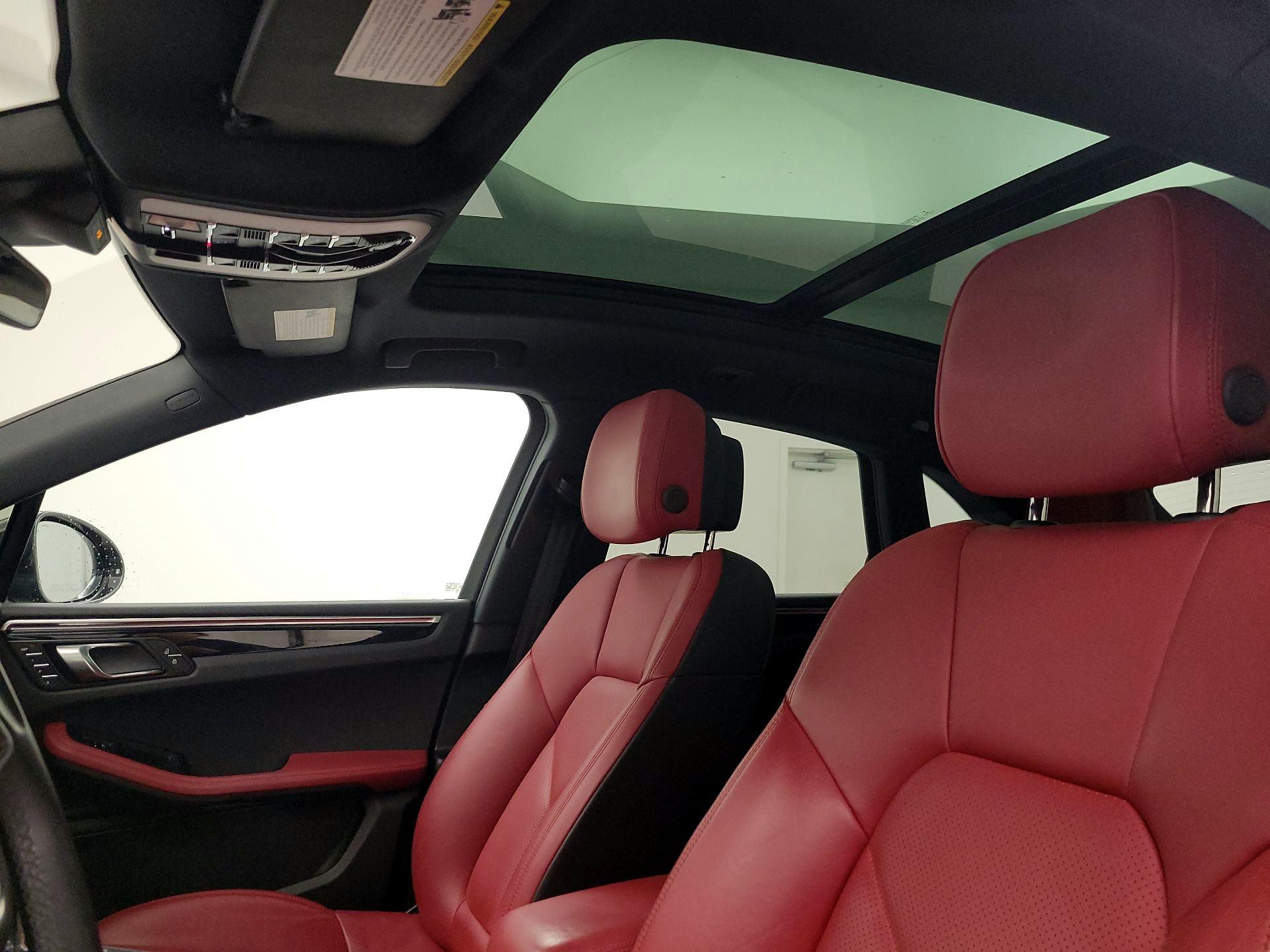 Thumbnail: 2019 Porsche Macan - 19