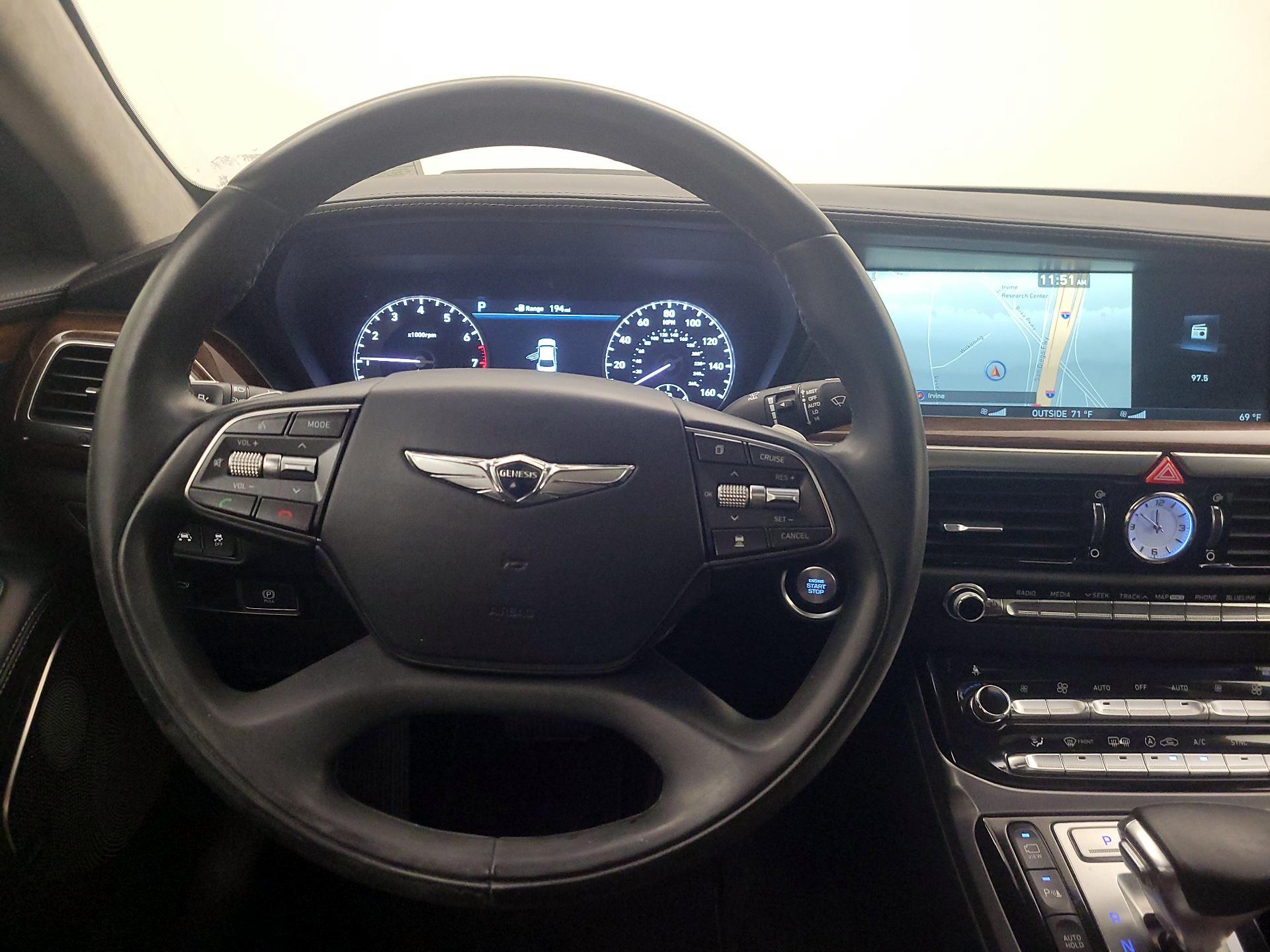 Thumbnail: 2017 Genesis G90 - 10