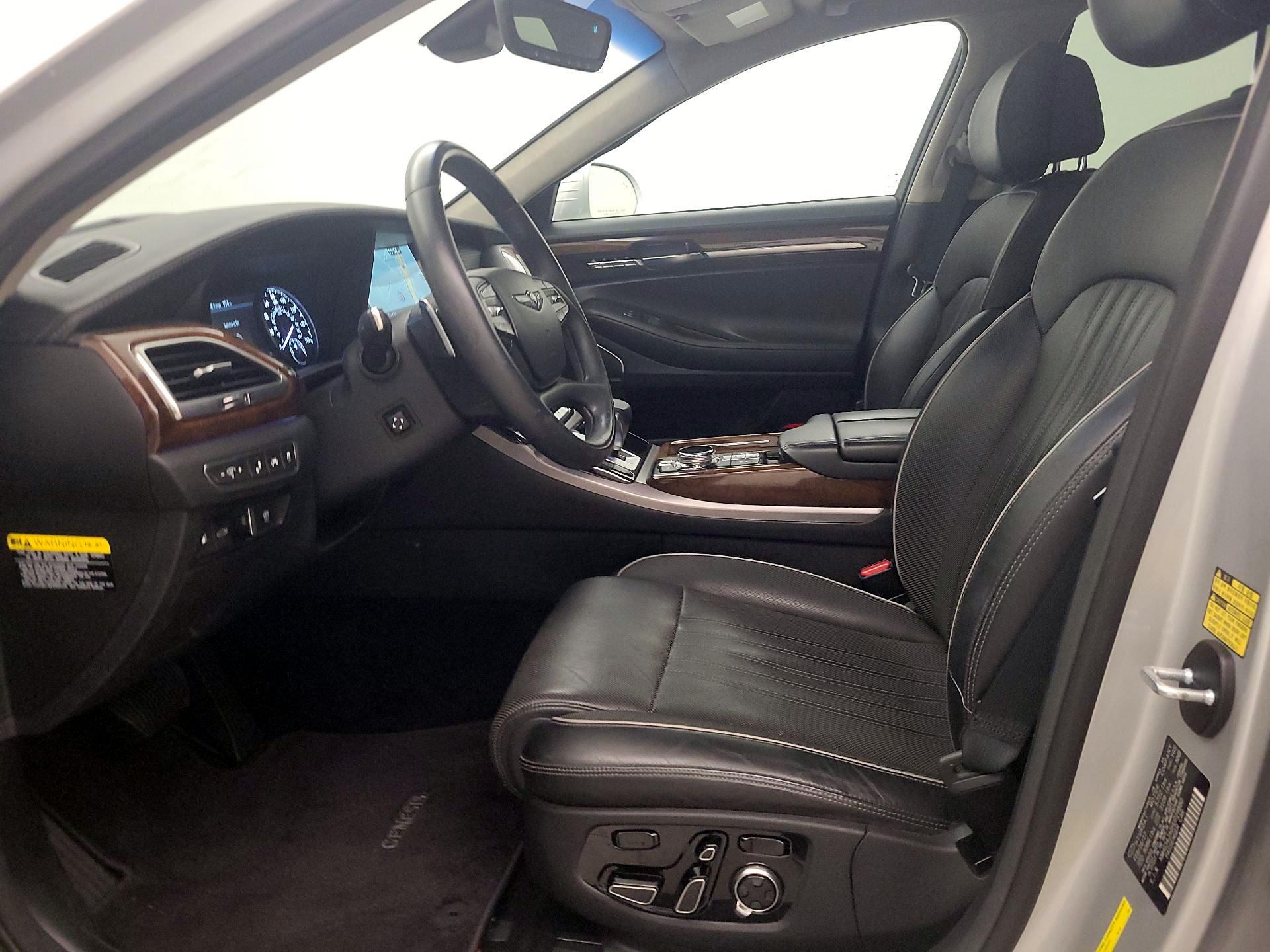 Thumbnail: 2017 Genesis G90 - 11