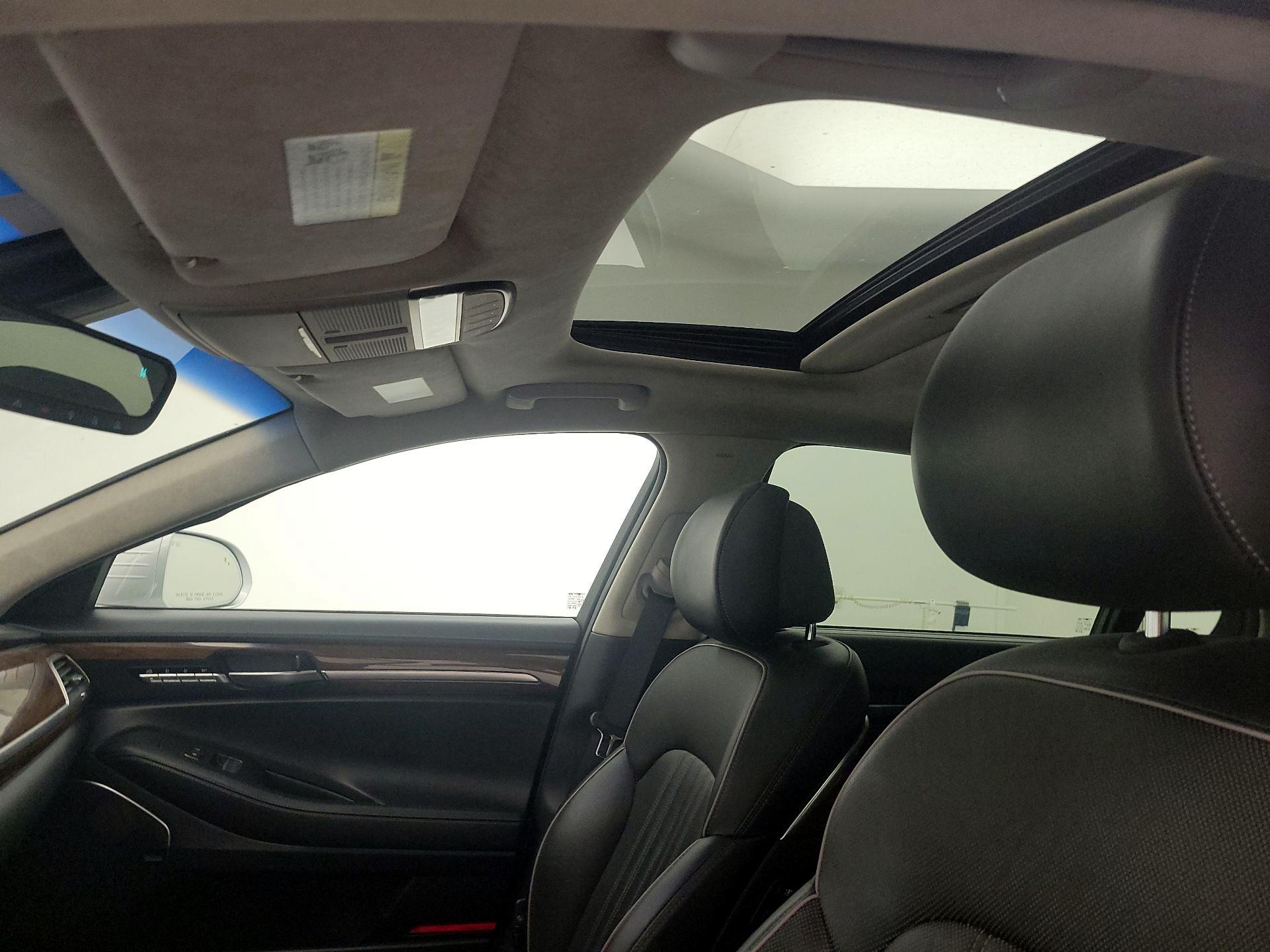 Thumbnail: 2017 Genesis G90 - 20