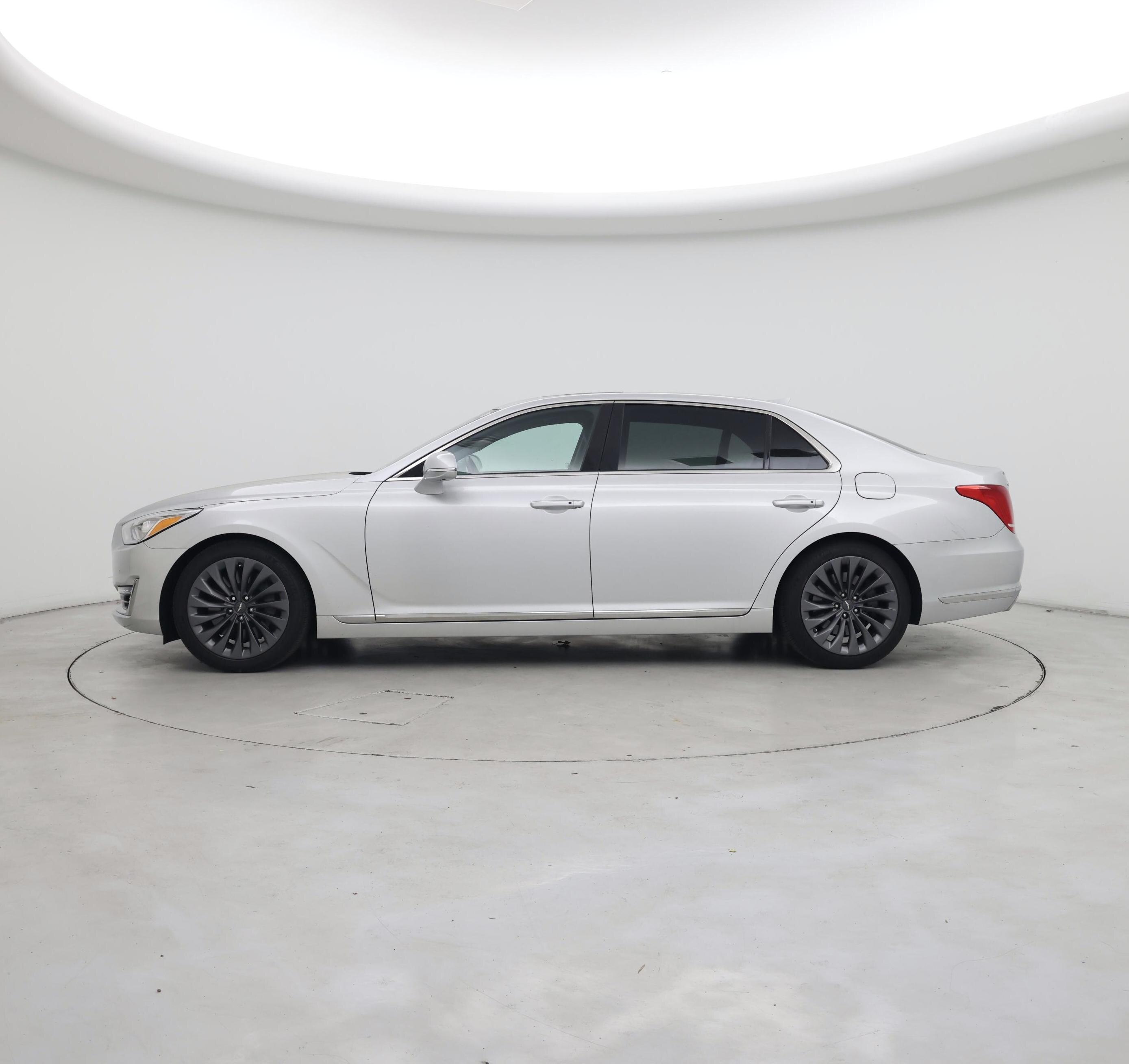 Thumbnail: 2017 Genesis G90 - 3