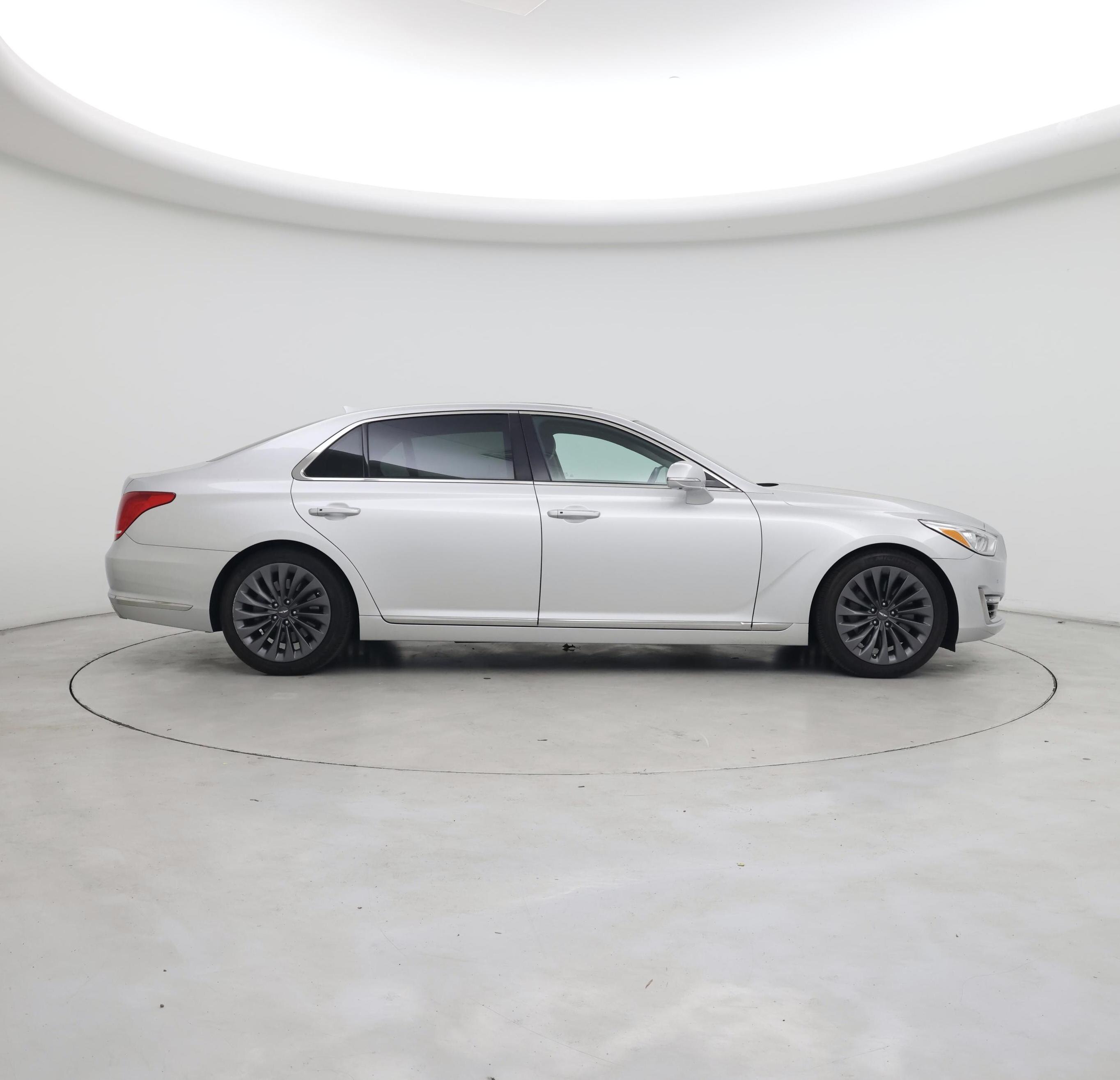 Thumbnail: 2017 Genesis G90 - 7