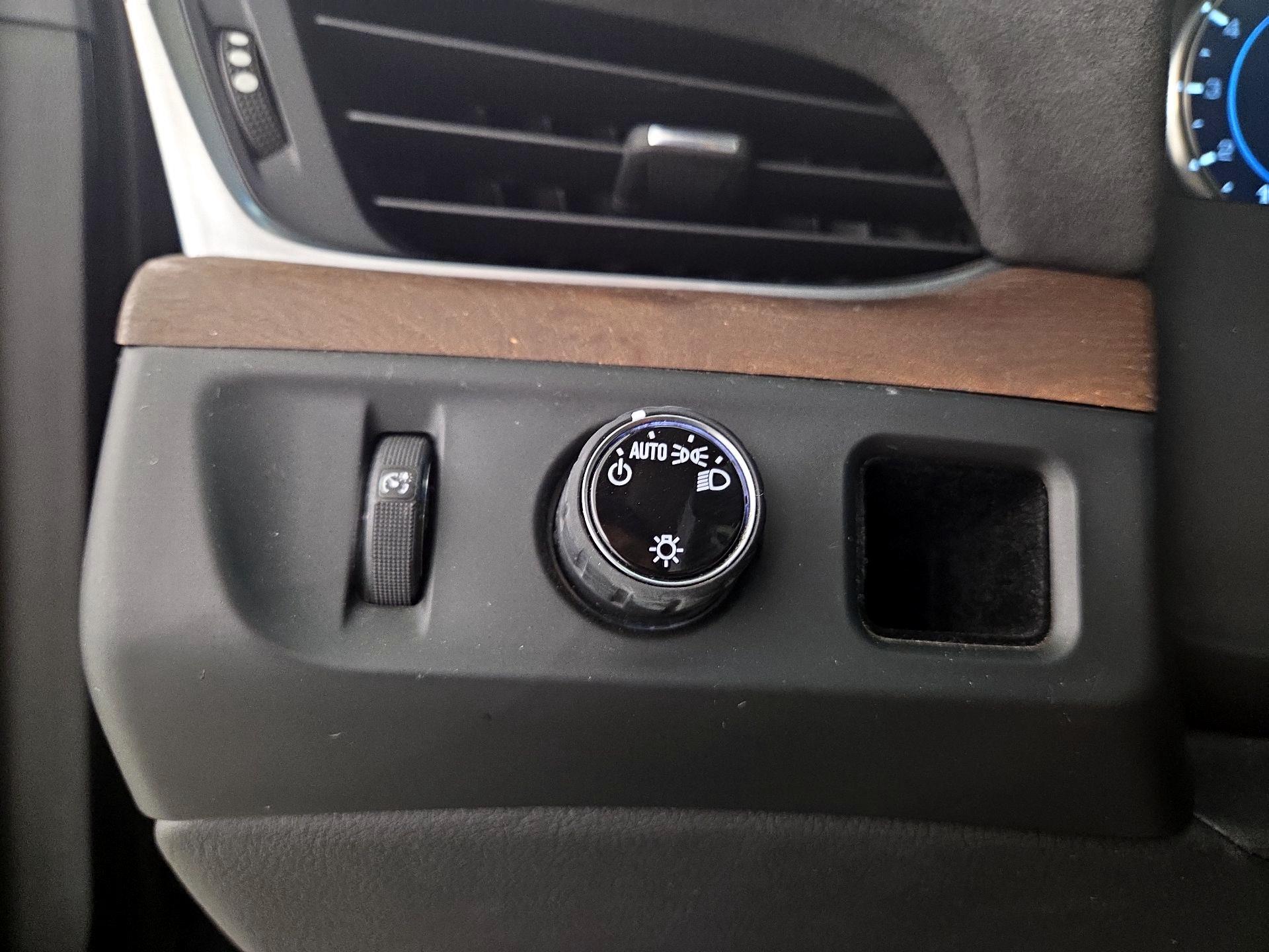 Thumbnail: 2019 Cadillac Escalade - 13