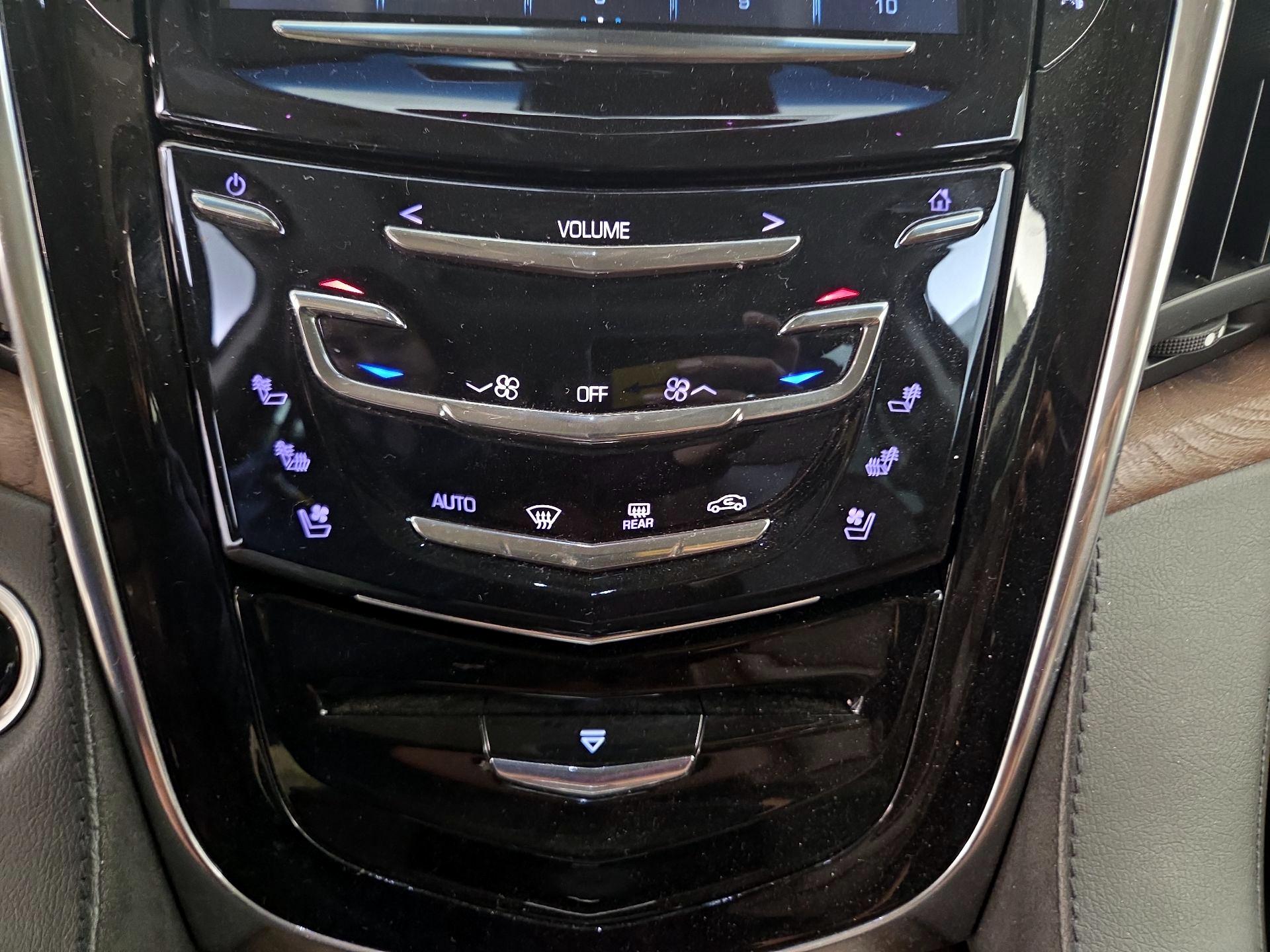 Thumbnail: 2019 Cadillac Escalade - 17