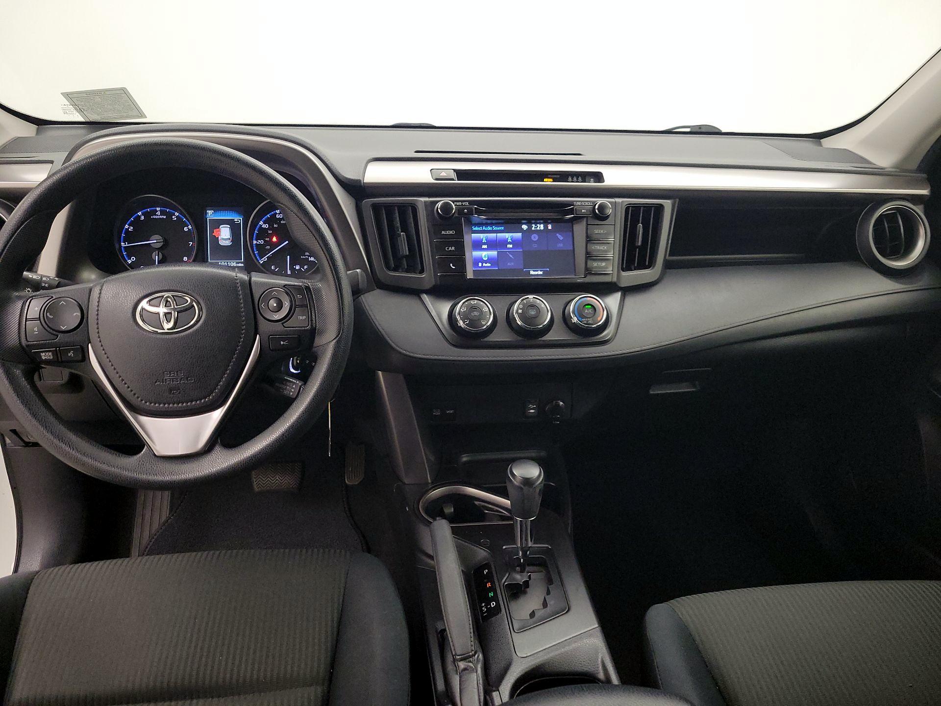 Thumbnail: 2017 Toyota RAV4 - 9