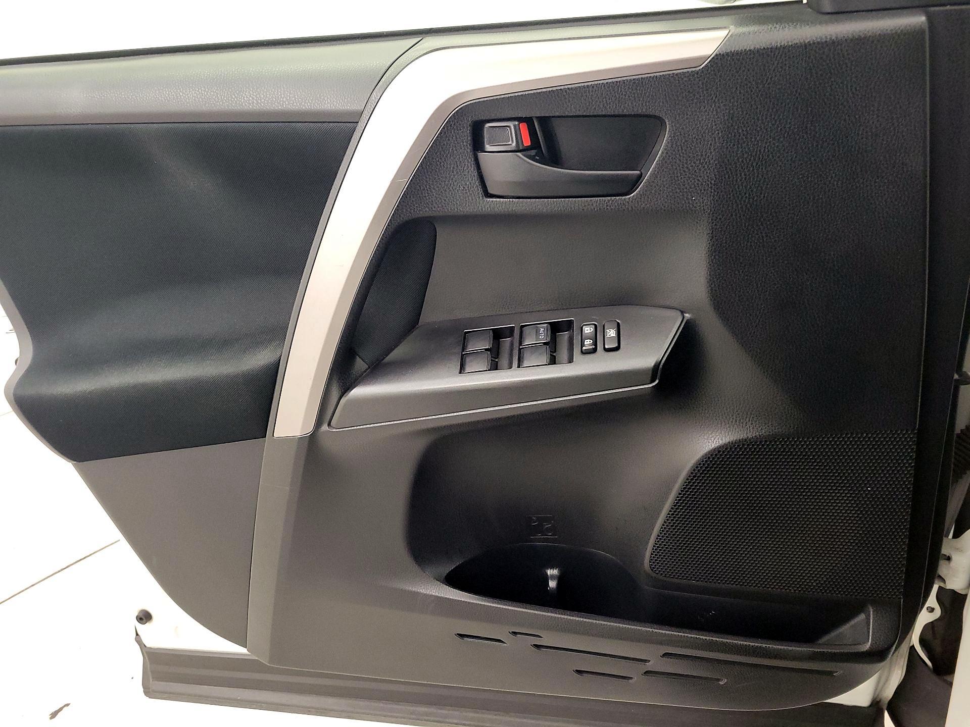 Thumbnail: 2017 Toyota RAV4 - 12