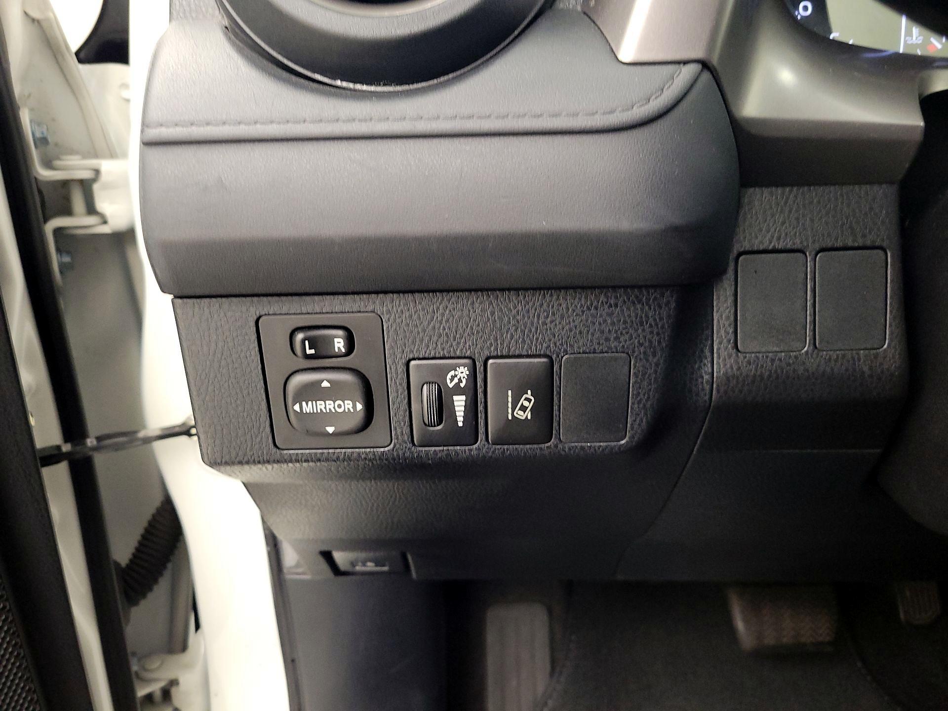 Thumbnail: 2017 Toyota RAV4 - 13