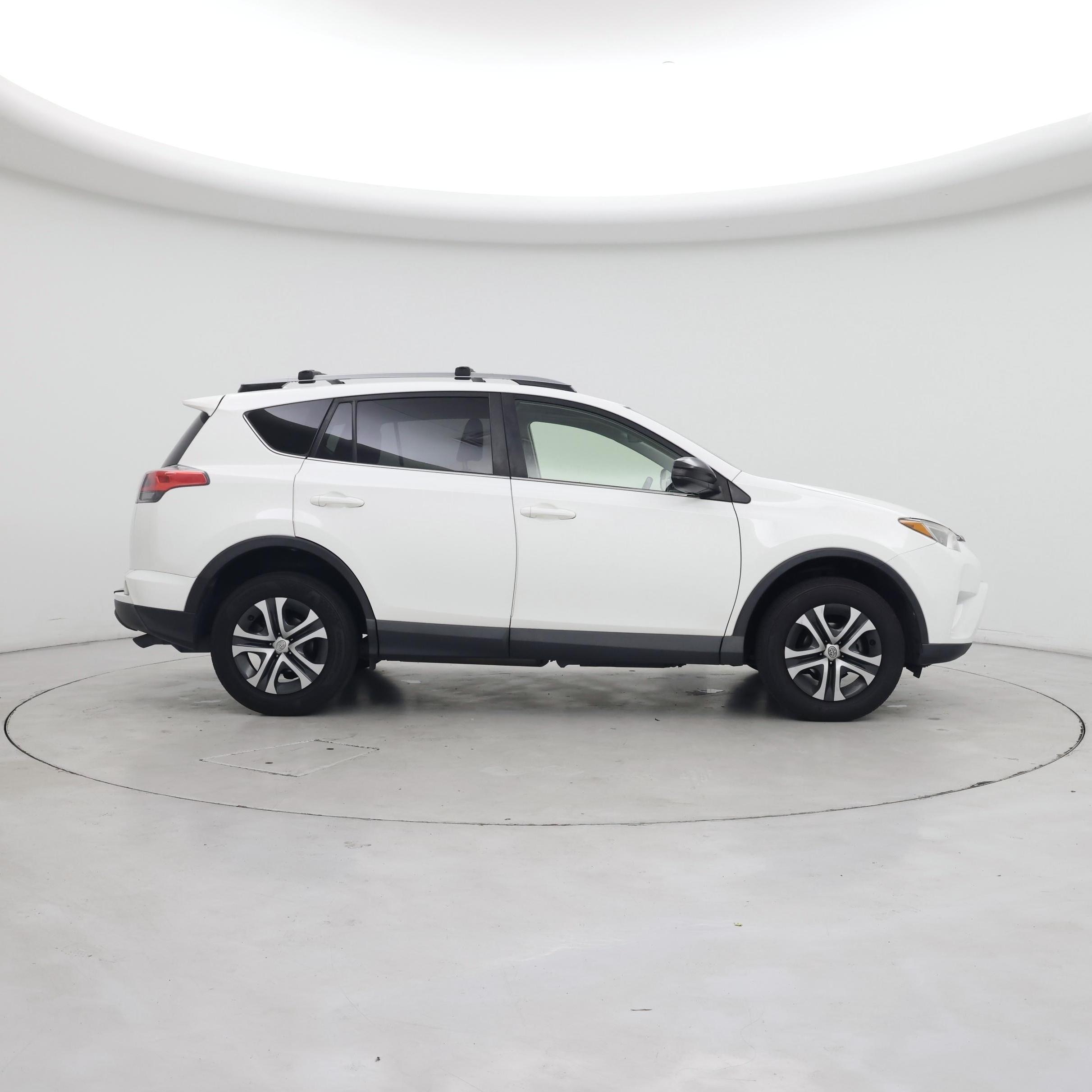 Thumbnail: 2017 Toyota RAV4 - 7