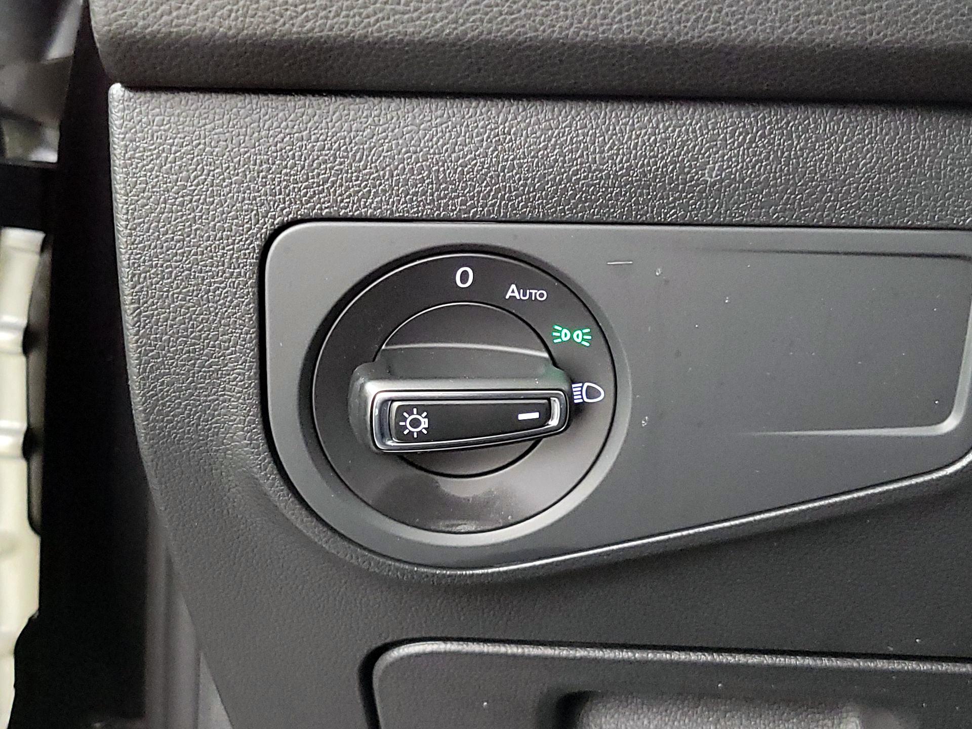 Thumbnail: 2023 Volkswagen Tiguan - 13