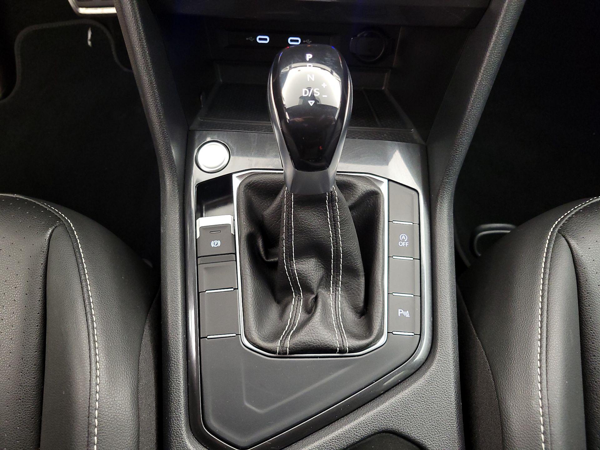 Thumbnail: 2023 Volkswagen Tiguan - 17