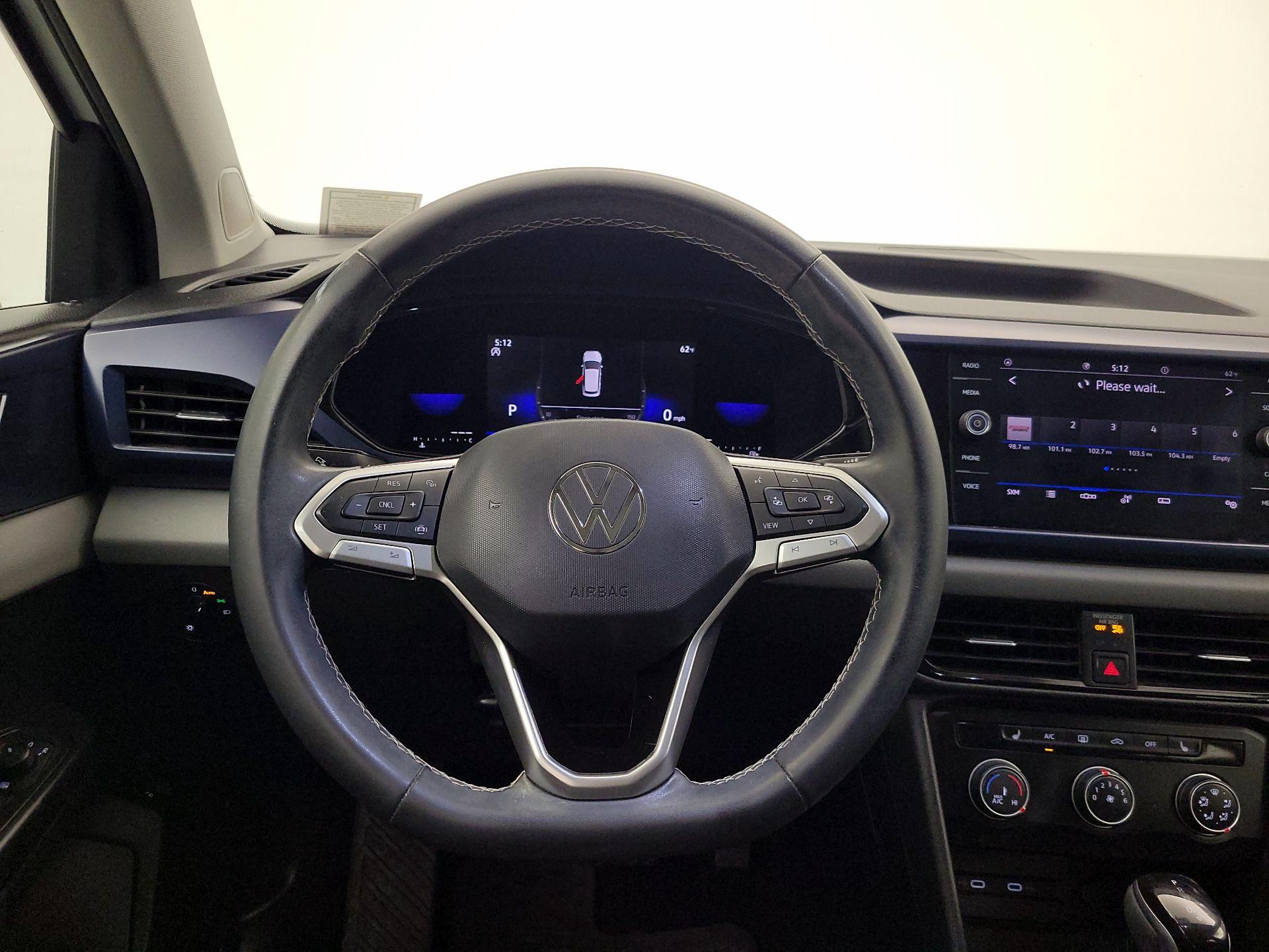 Thumbnail: 2022 Volkswagen Taos - 10