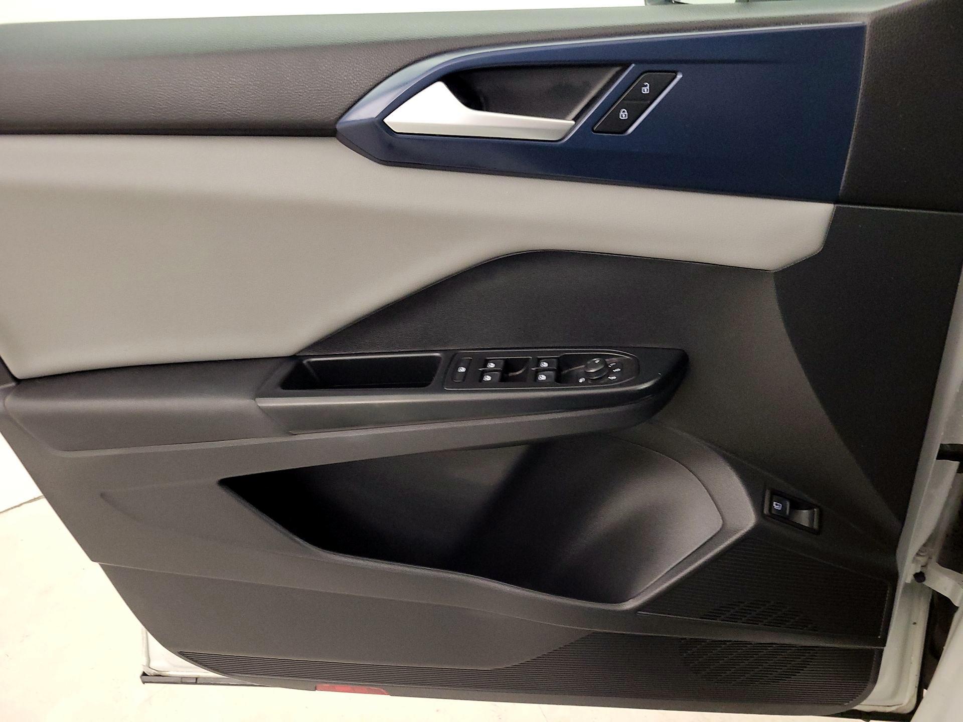 Thumbnail: 2022 Volkswagen Taos - 12